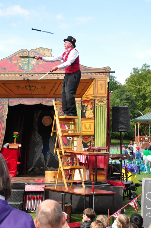 The Three Chair Balance — product photograph
