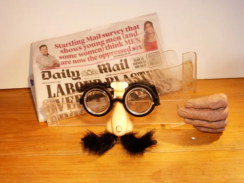 One Handed Paper Reader Gag — product photograph