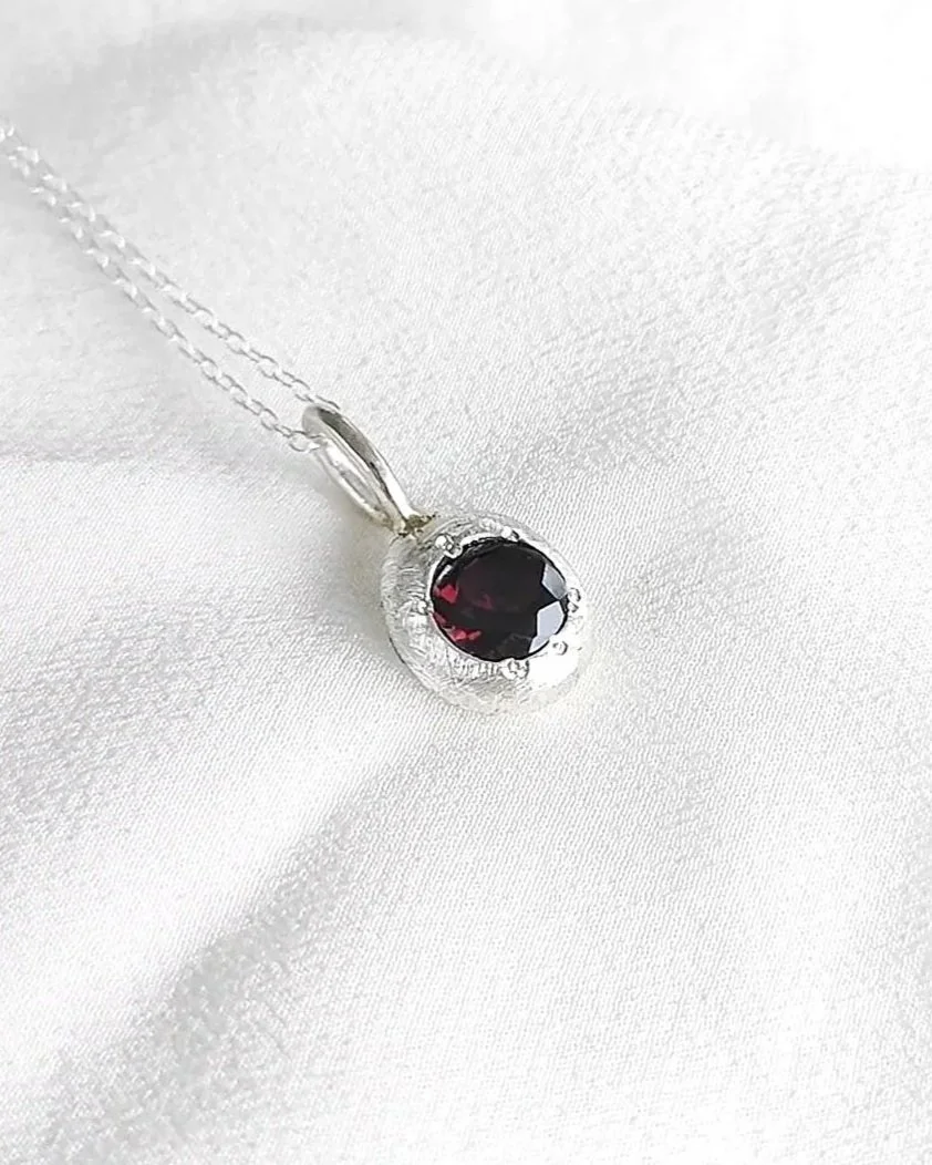 Red Garnet Gemstone Solid Silver 'Cloch' Pebble Necklace