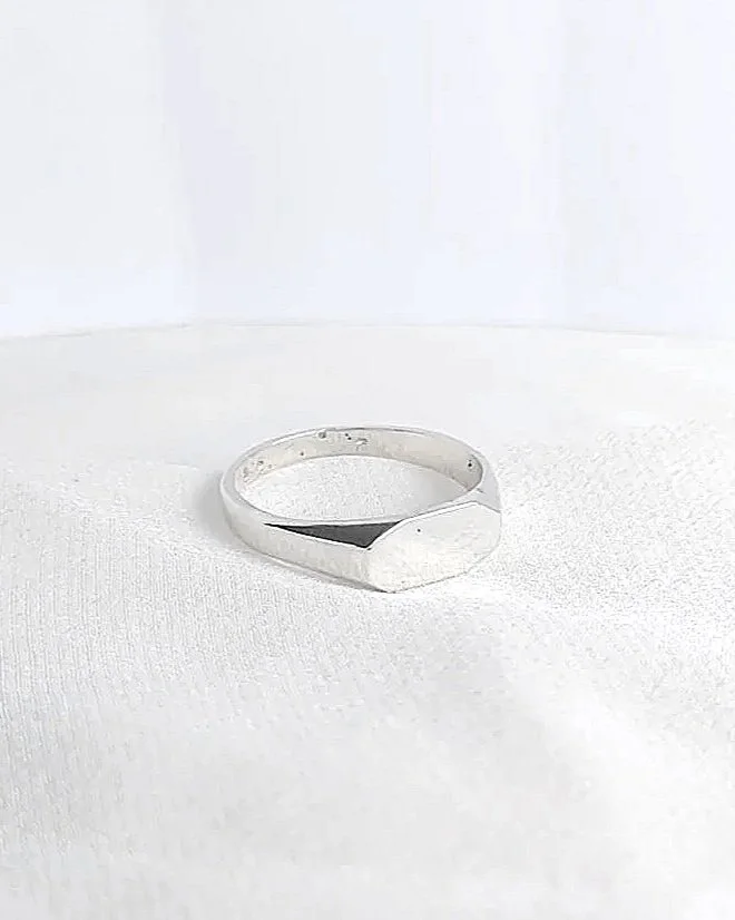 signet+plain2.jpg