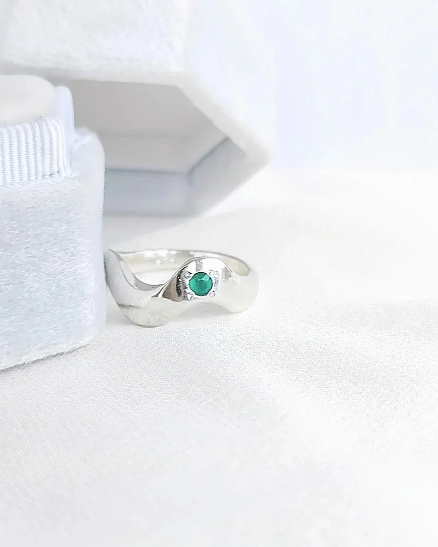 'Cnoic' Sterling Silver Green Onyx Ring