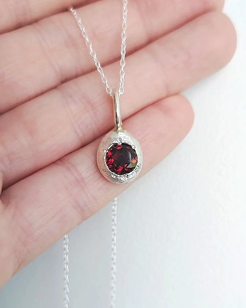 cloch+garnet.jpg
