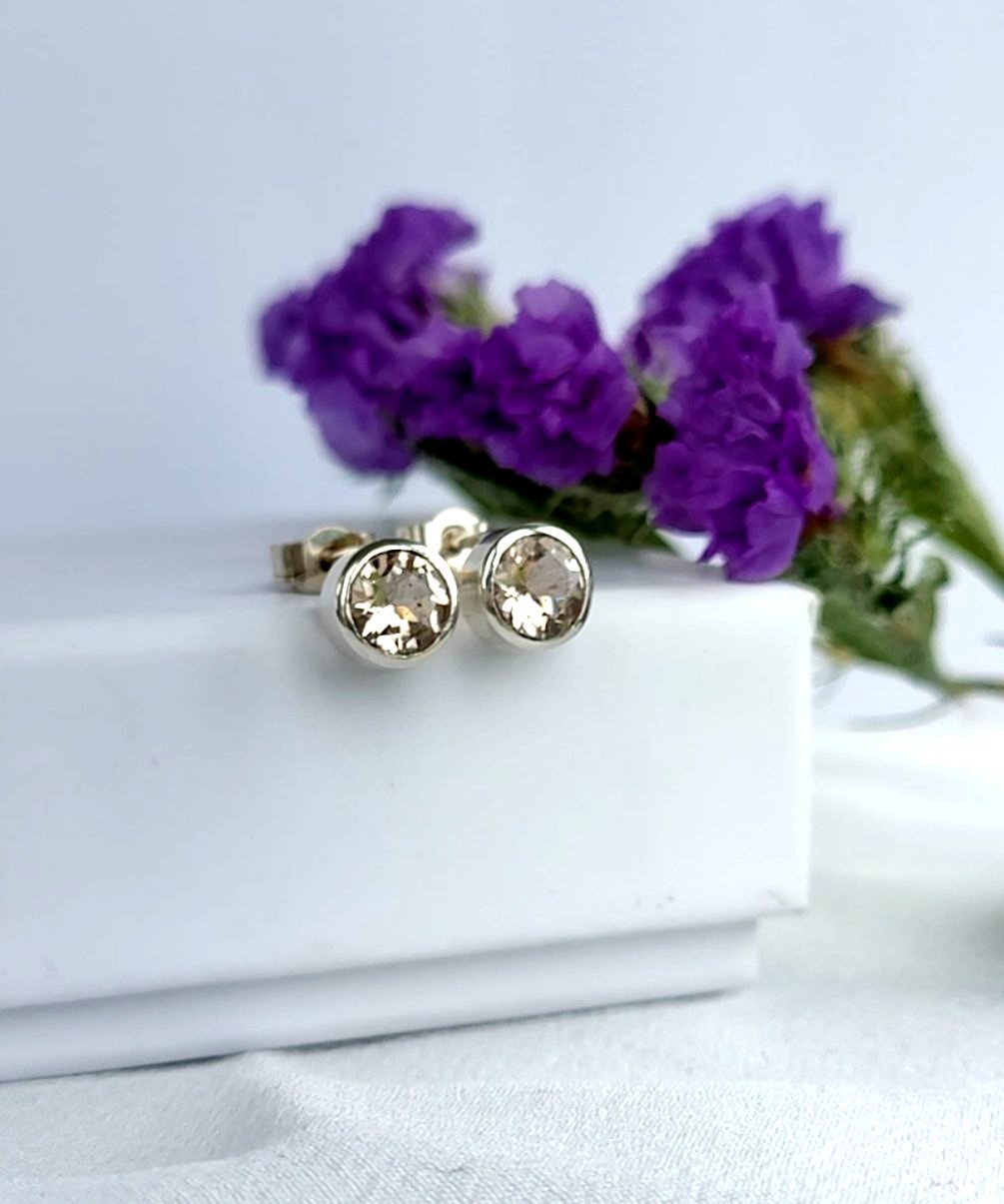 morganite studs (6).jpg