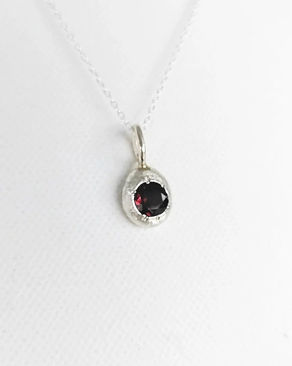 cloch+garnet2.jpg