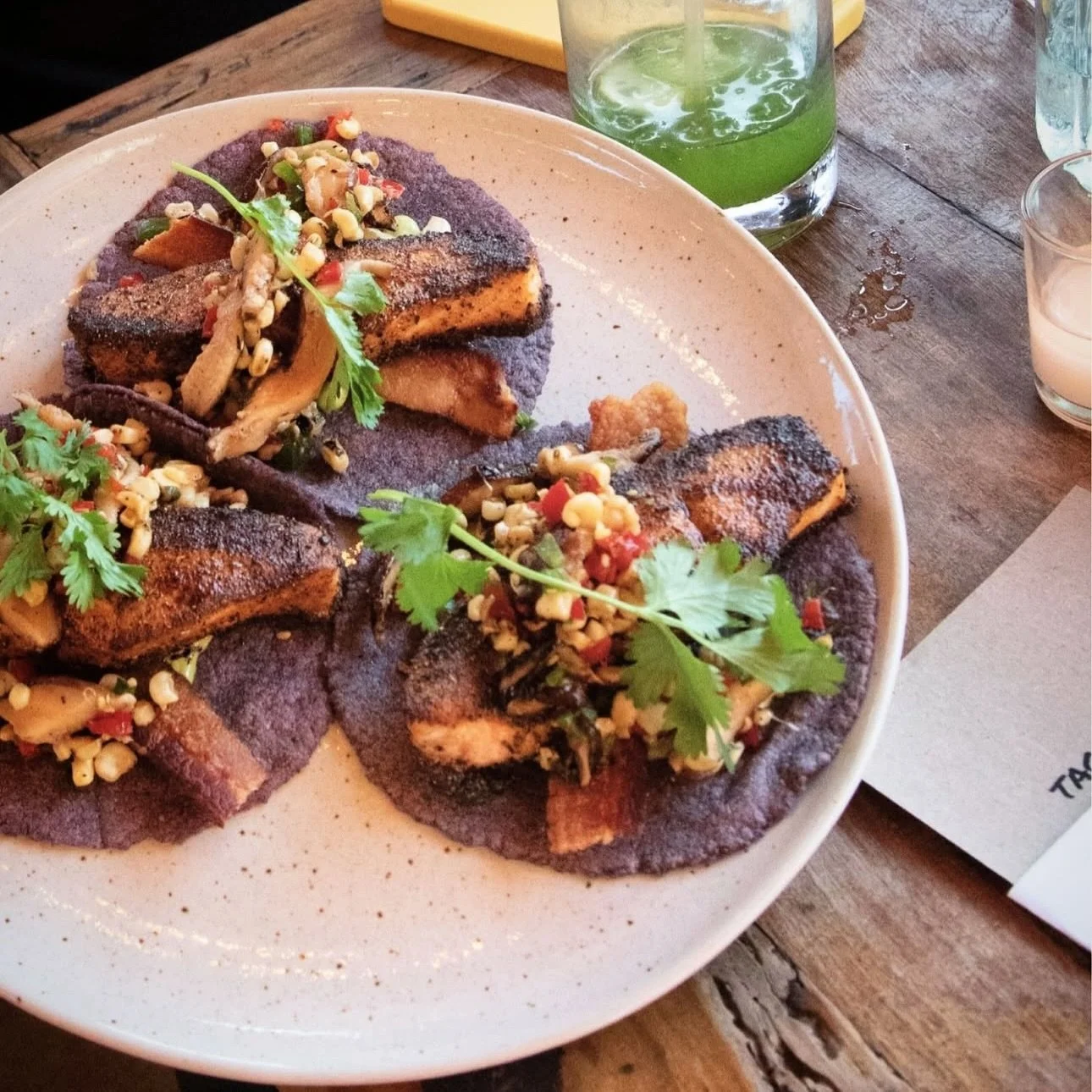 🌹Zona Rosa is hosting a Holiday Wreath-Making Workshop on Wednesday, December 3 from 6 to 7:30 PM, and you&rsquo;re invited to create a little seasonal magic with us!

We&rsquo;ll be guided by @galintheglen our beloved neighborhood floral artist who