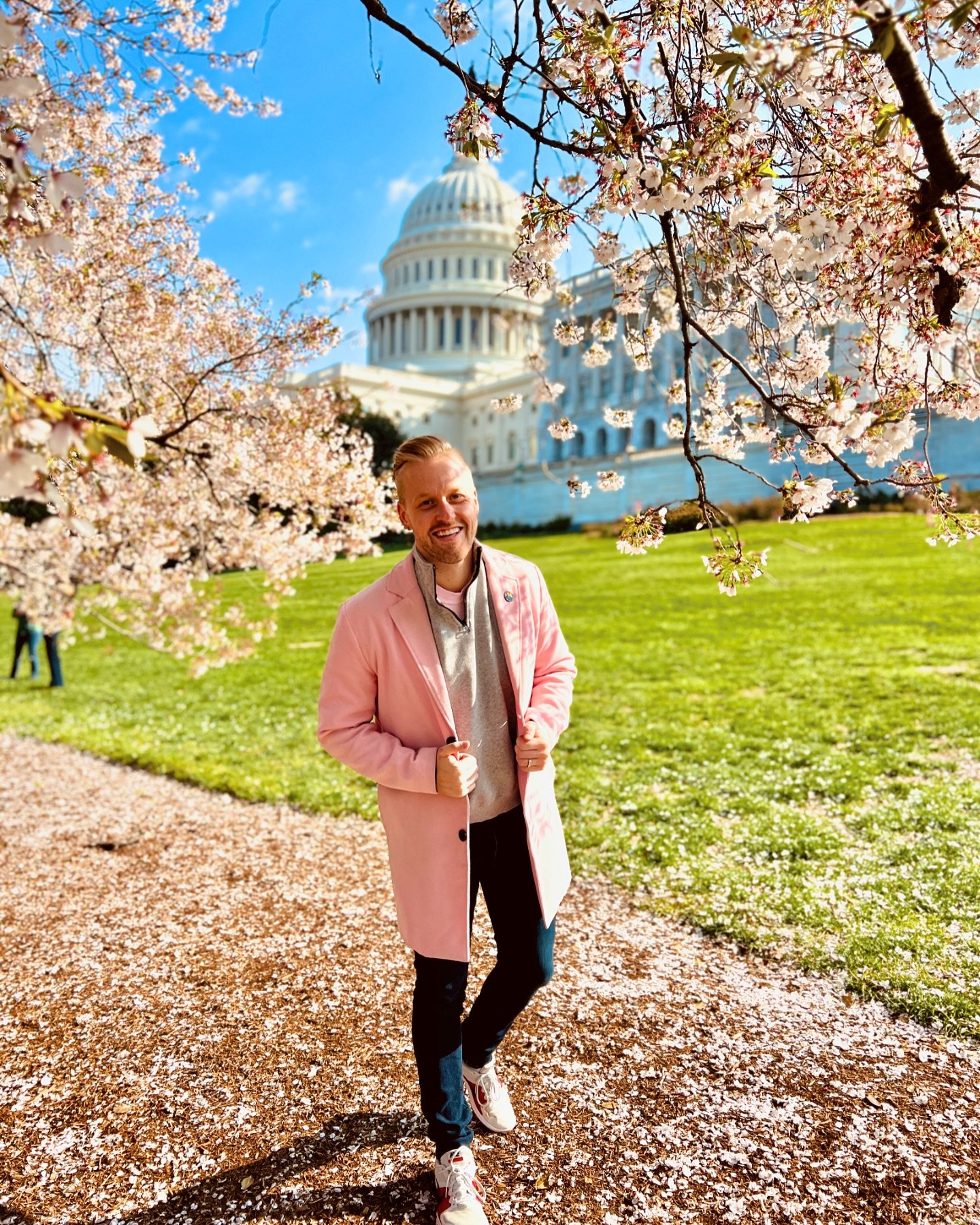 The cherry blossoms in DC got me ready for spring. 🌸
Forgot to post from my trip in March!

#gay #DC #USCapitol #lgbtq #gayrights