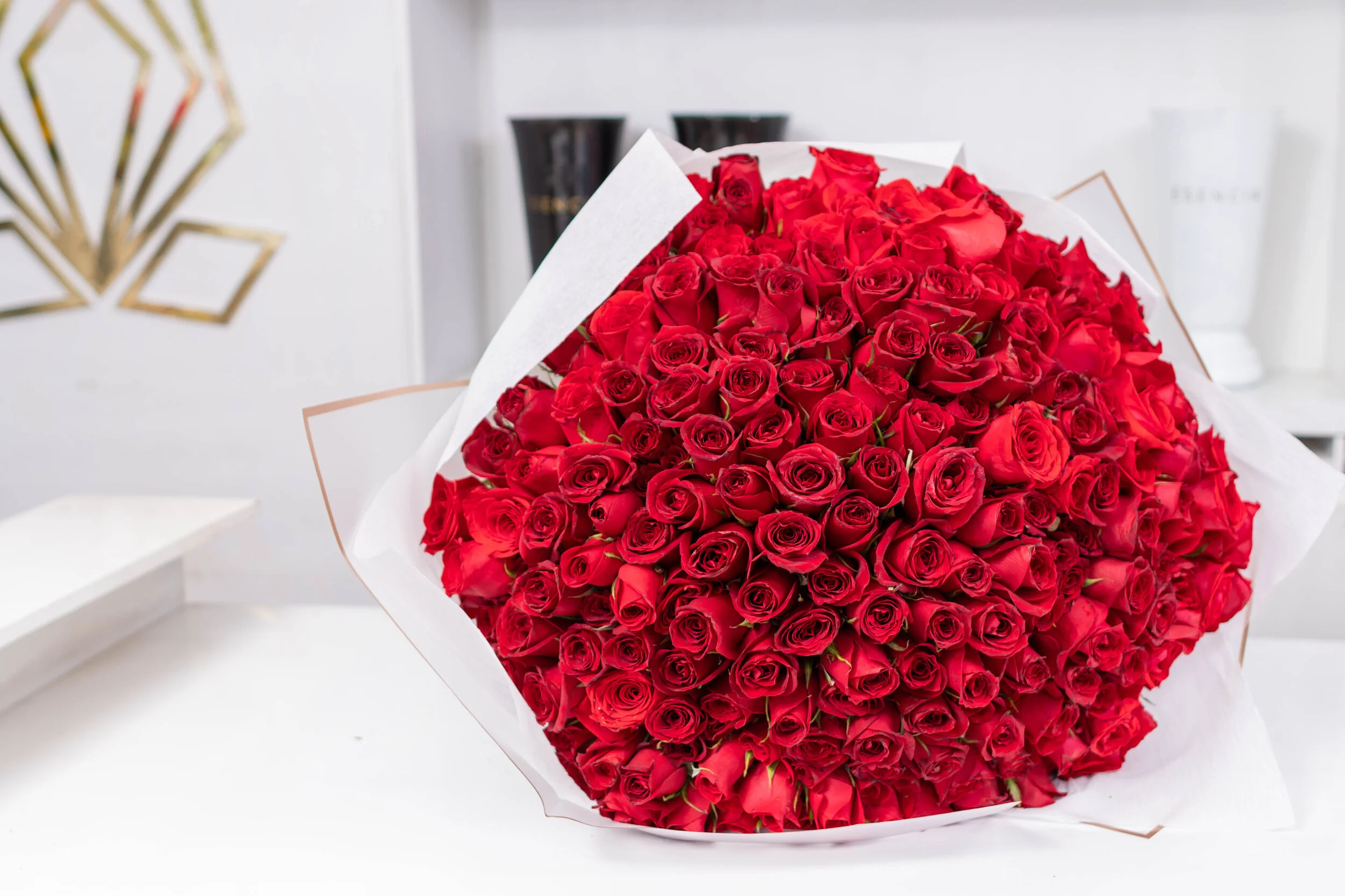 200 rosas rojas en atado