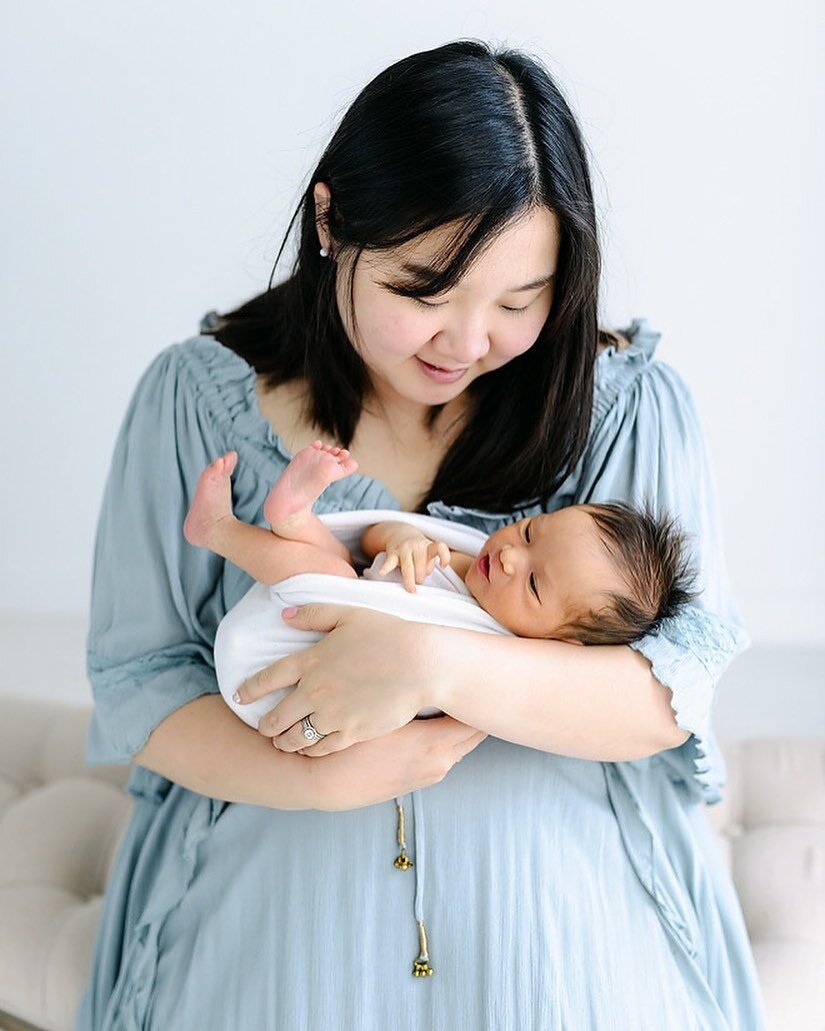 Beautiful natural light newborn session by @melissakleinphotography
