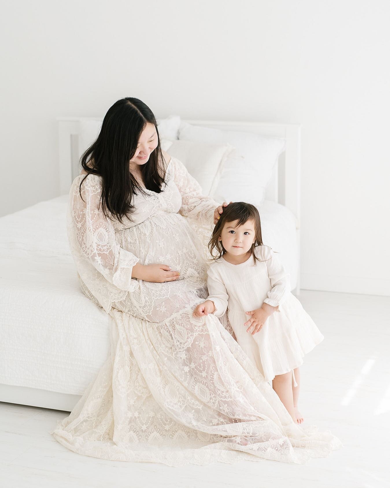 Simple white set up by @melissakleinphotography