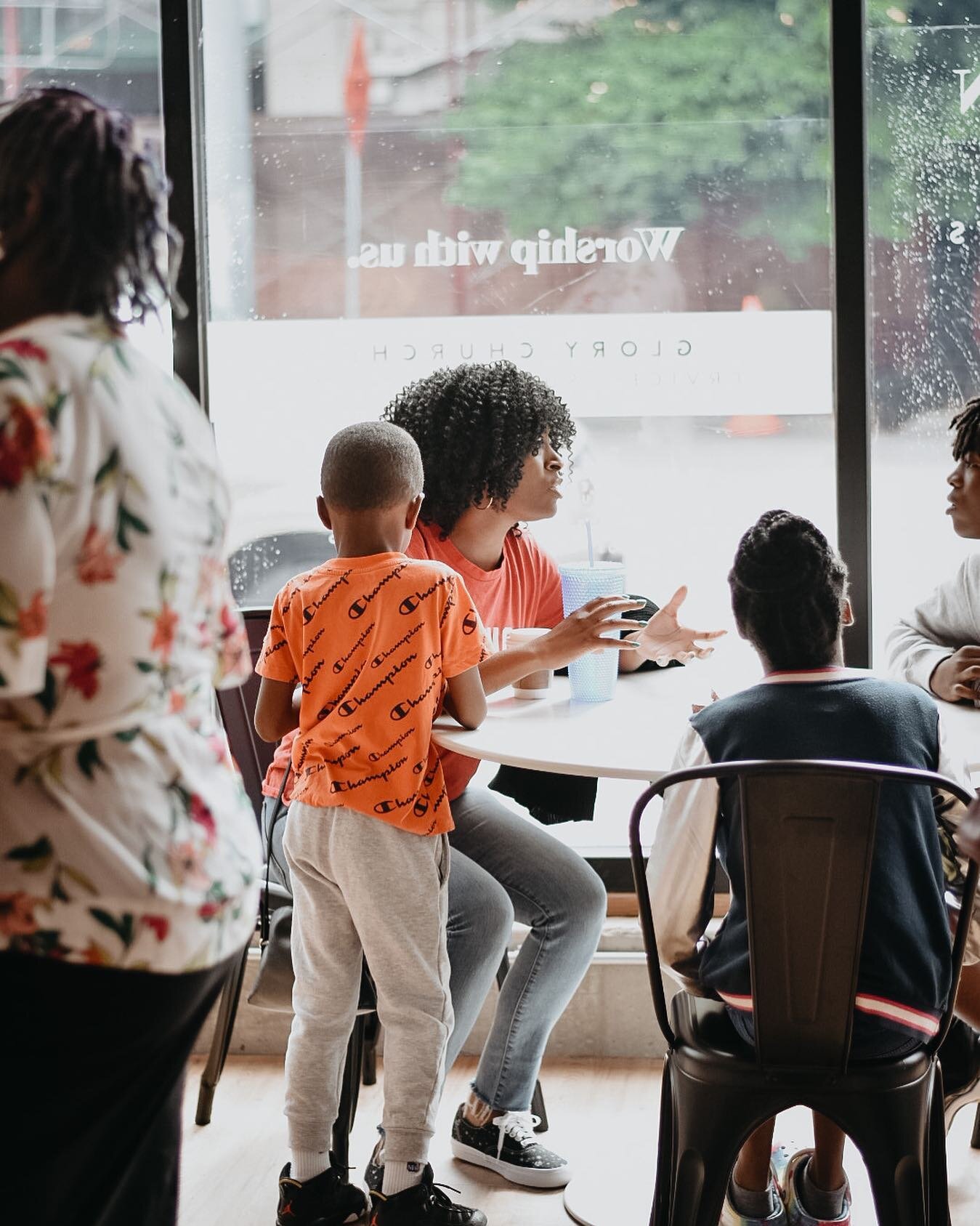 We cannot wait to fill up this lobby with YOU again this Sunday! Pro tip? Arrive around 9:45AM so you can grab a cup of coffee and test out these tables with your family. ☺️