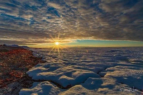 🧭 What is the farthest north you&rsquo;ve ever traveled?

In Land of the Midnight Sun, Robert Buckley paints Canada&rsquo;s vast northern landscapes &mdash; from the breaking of the ice to a radiant celebration of light.

It&rsquo;s Canada at its mo
