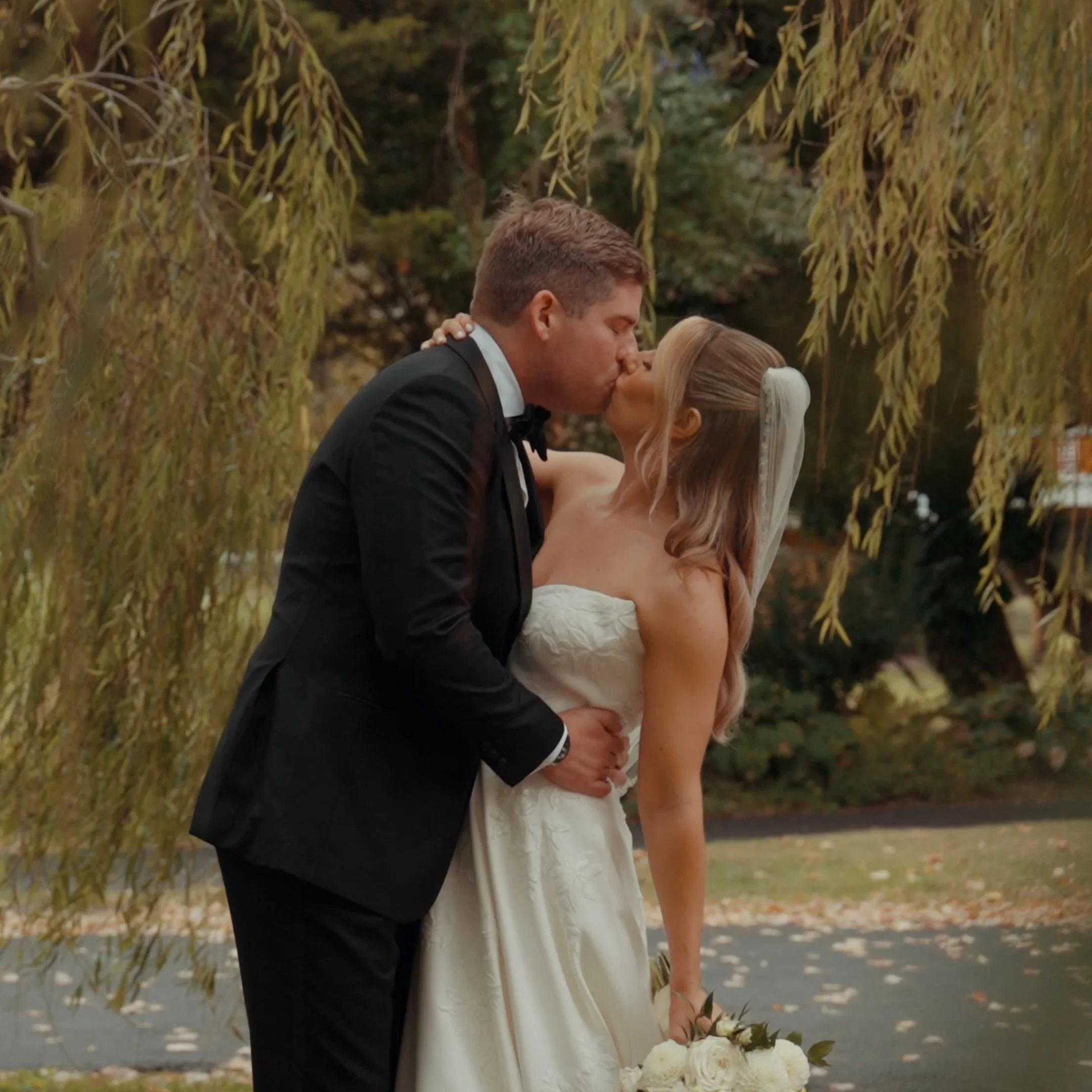Olivia+Dean+-+Man+I+Need.00_00_29_07.Still001.jpg