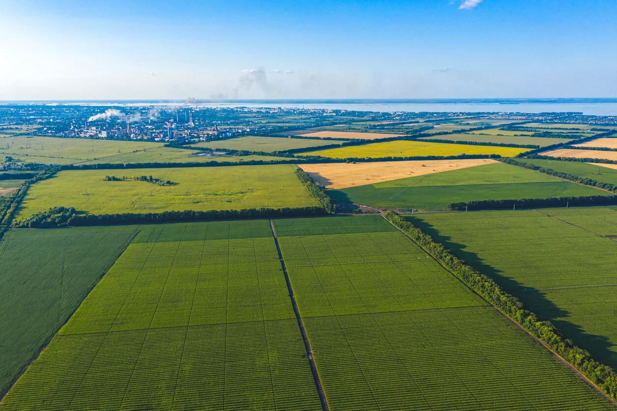 aerial+farmland+Stock-1169360925.webp