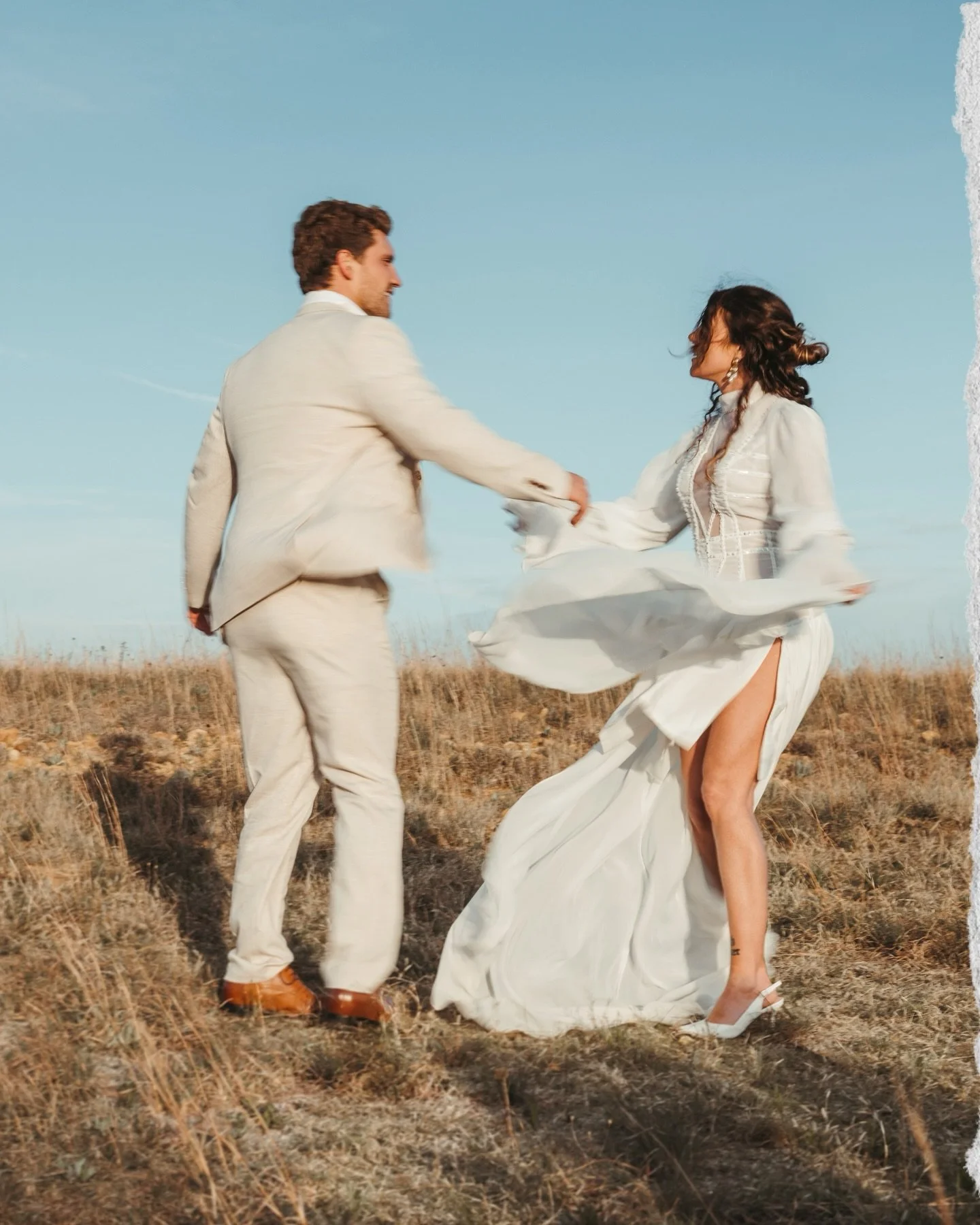 Did you know that tapping into your whimsical side and frolicking through a field is exactly what the doctor ordered? Now you do ☺️
@reverie_workshop @haileyfaria 

#coeurdaleneweddingphotographer #pnwphotographer #didyouknow
