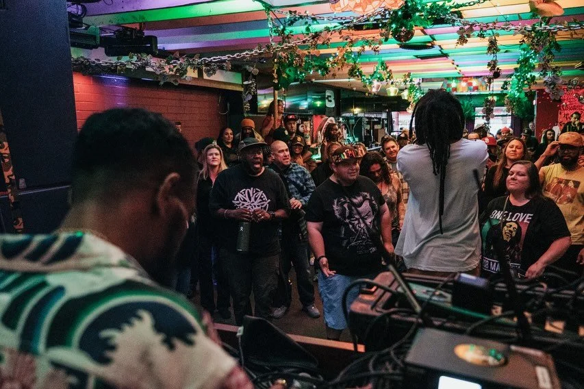 Loook. 1. Take the stage 
2. Honor your forefathers - @myka9 / @sojournalist 
3. Honor your homies. - @seefor.yourself 
4. Check wit you partna - @producertrenttaylor_ 
5. LIGHT THAT STAGE. 
👀📸 @the_richard_moreno 
Thank you @wrinkleintimesd @there