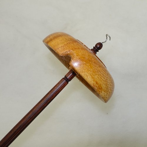 Kravelli Artisanal Drop Spindle - Beechwood / Mulberry