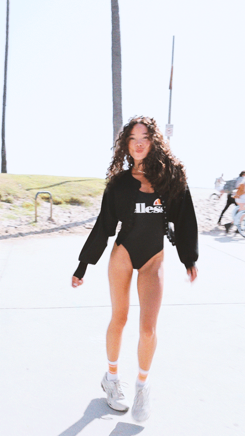 coast-girl-dance.gif