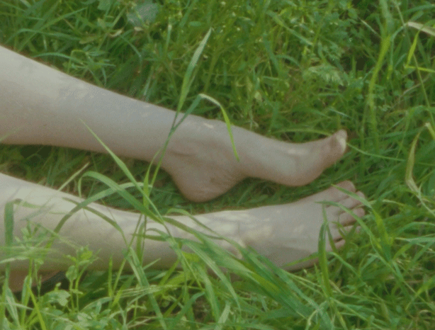 hailey-foot-sm.gif