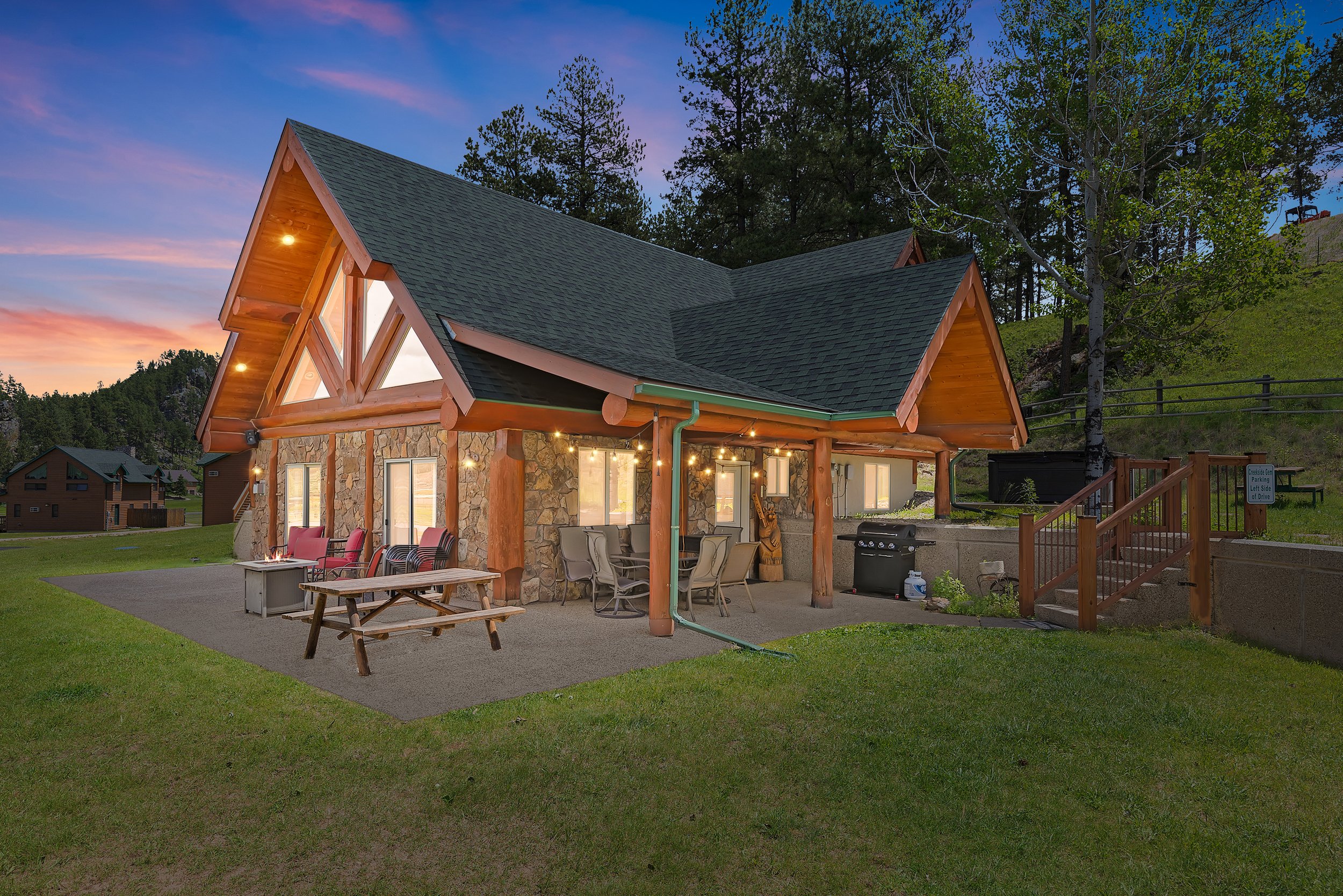 12727HappyTrails-CreeksideGemext01Twilight.jpg