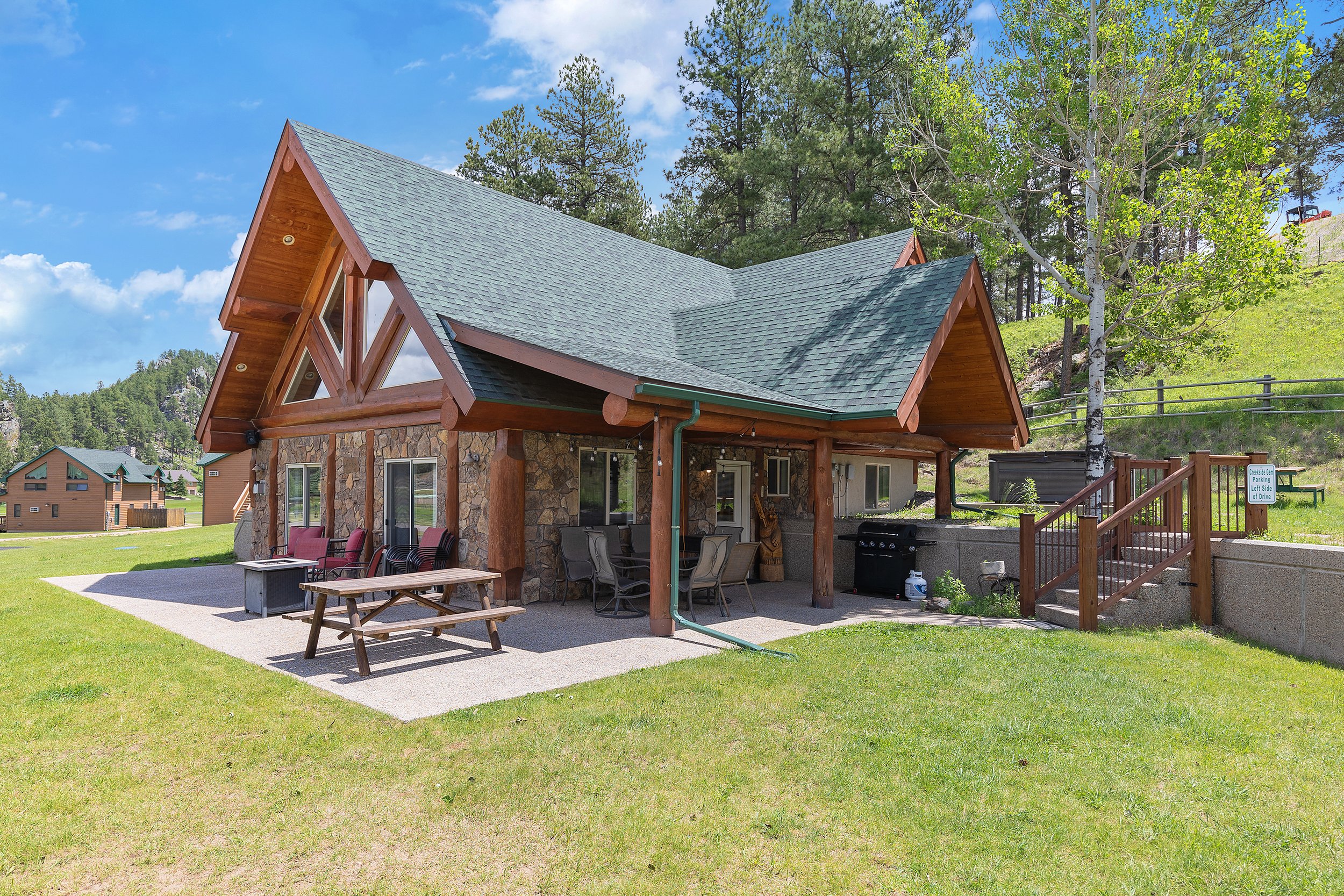 12727HappyTrails-CreeksideGemext01.jpg