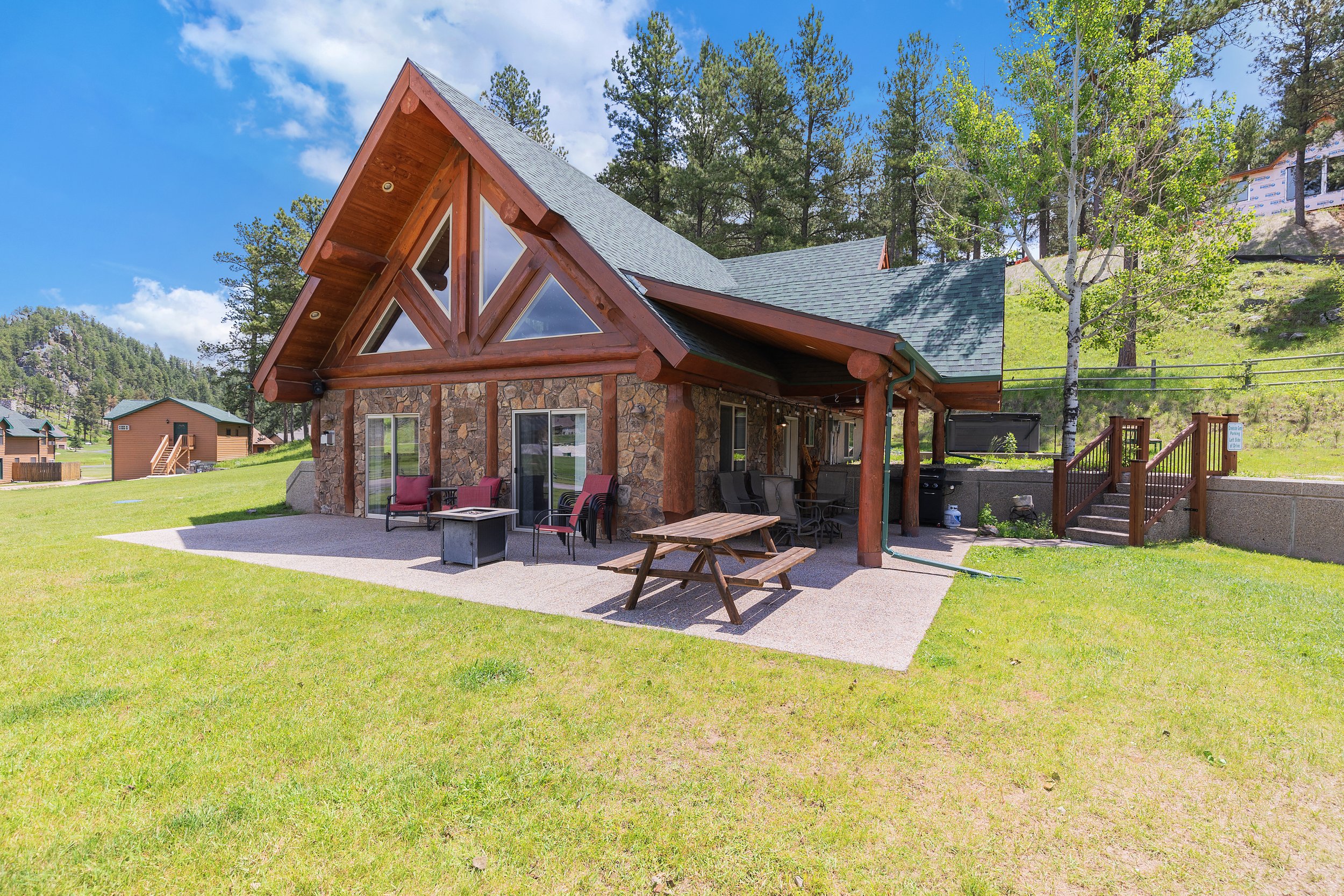 12727HappyTrails-CreeksideGemext02.jpg