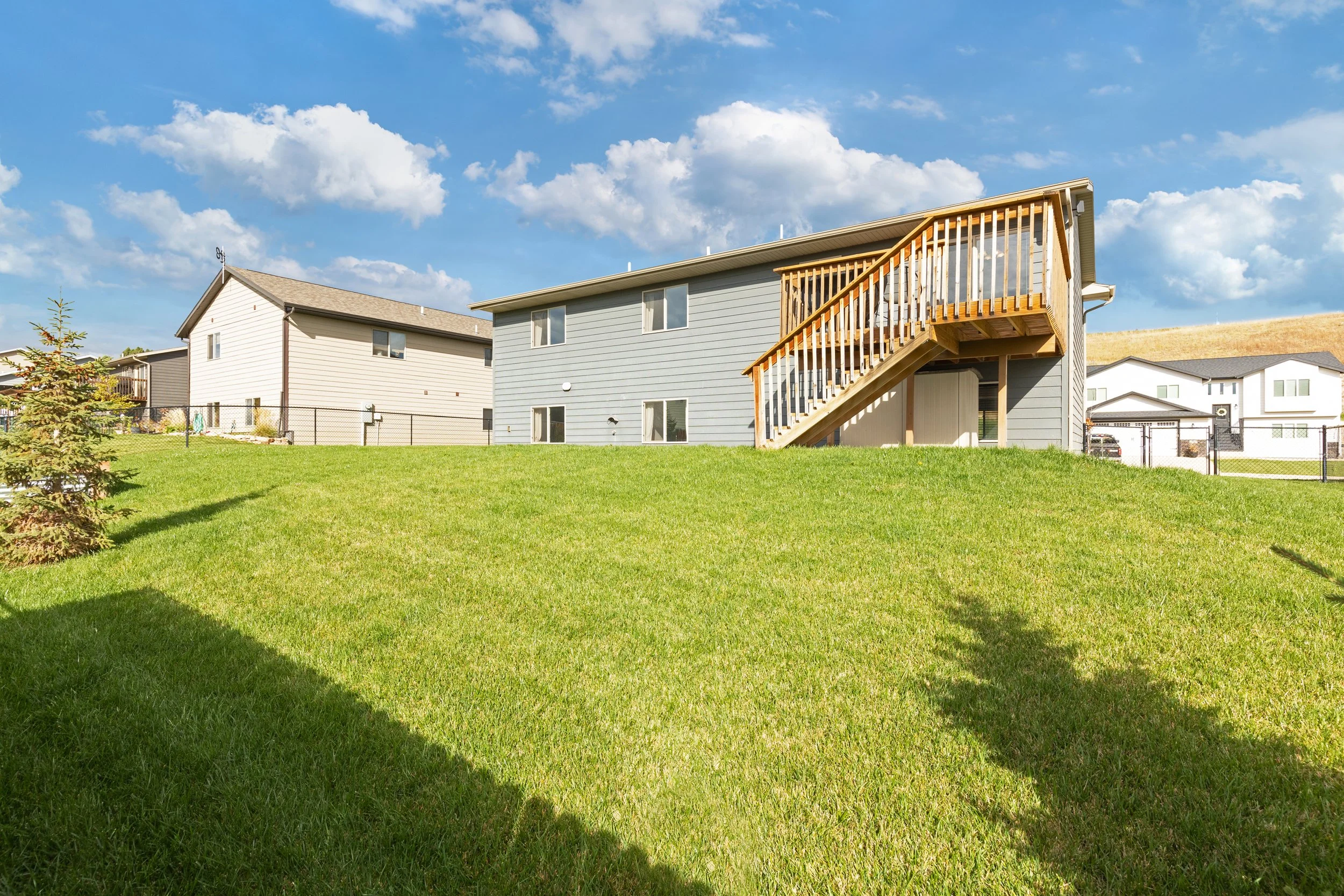 2654MeadowsDrext08.jpg