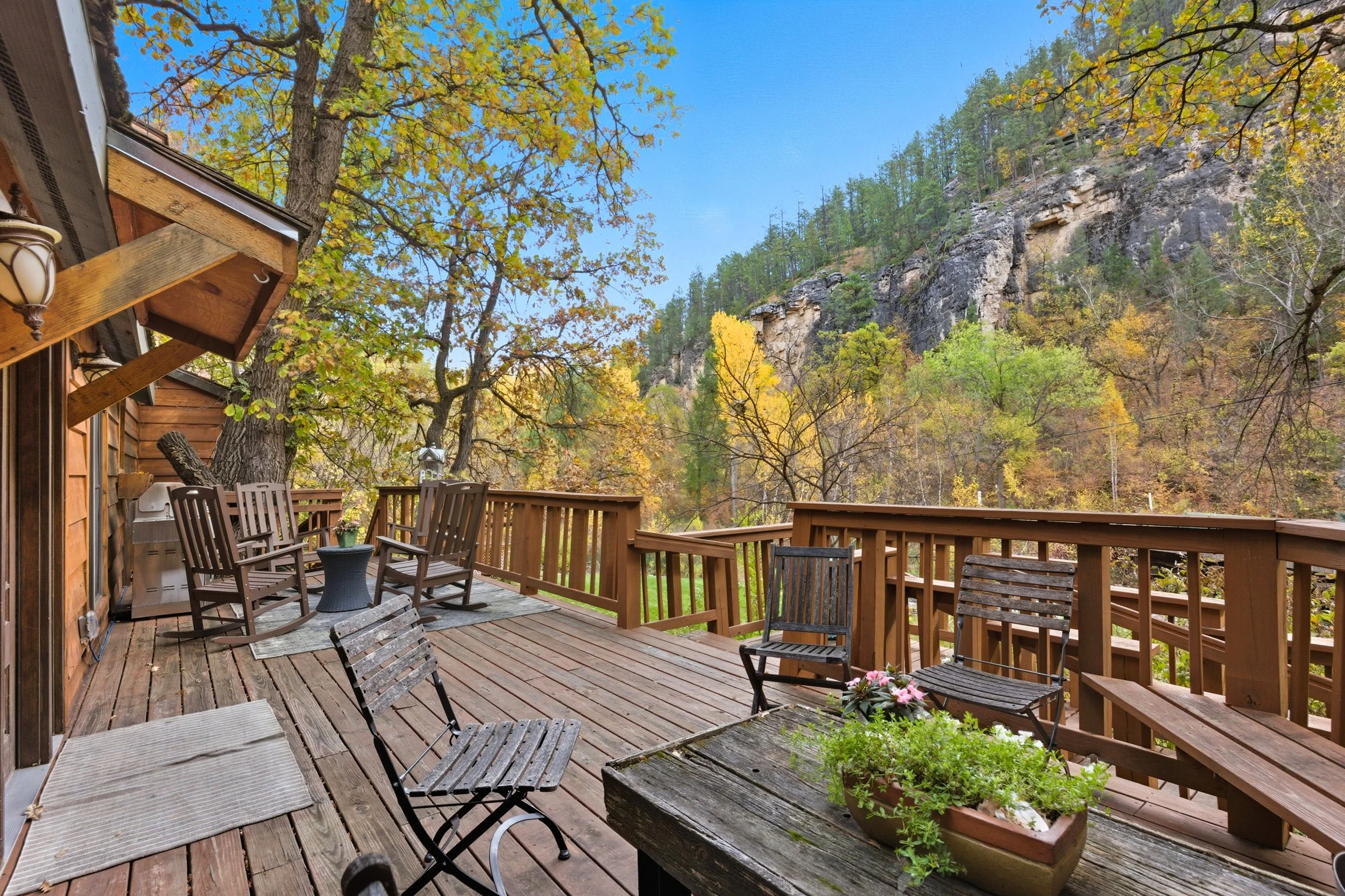 7450DarkCanyonRd04.jpg