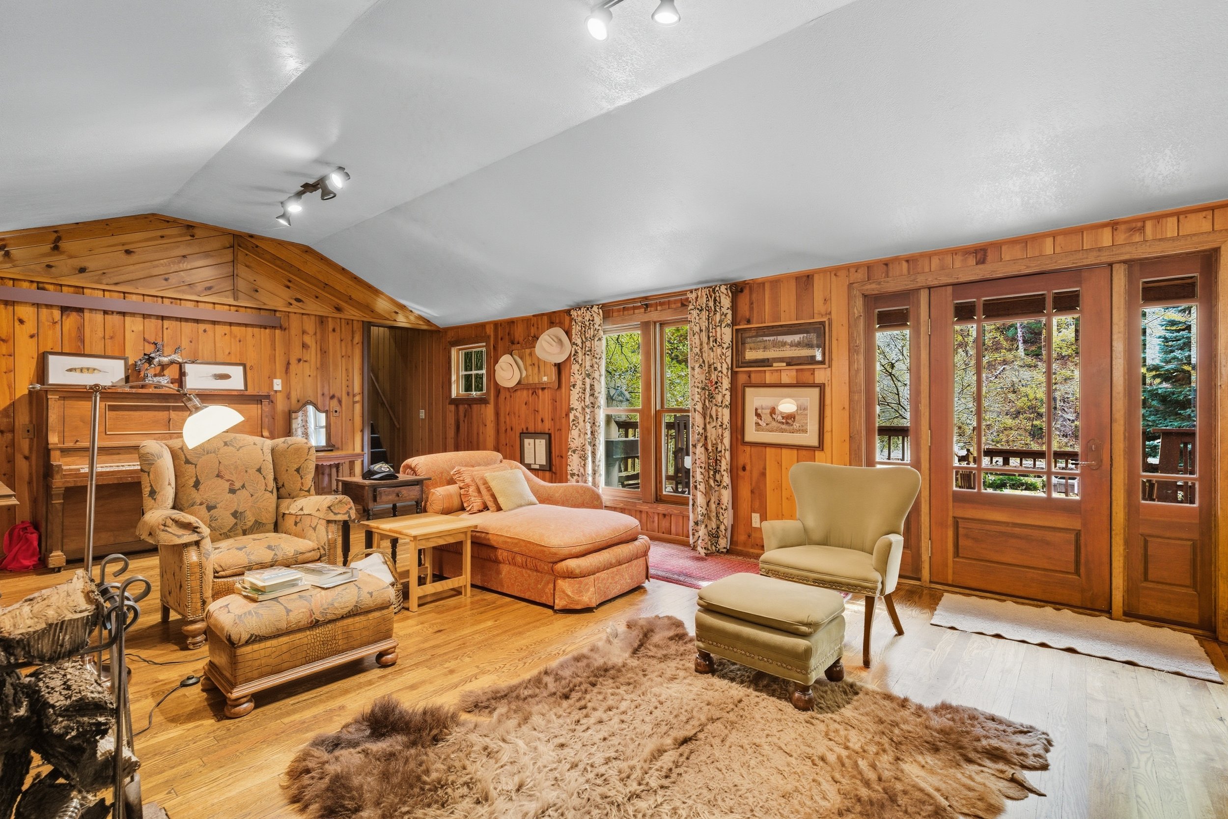 7450DarkCanyonRd30.jpg