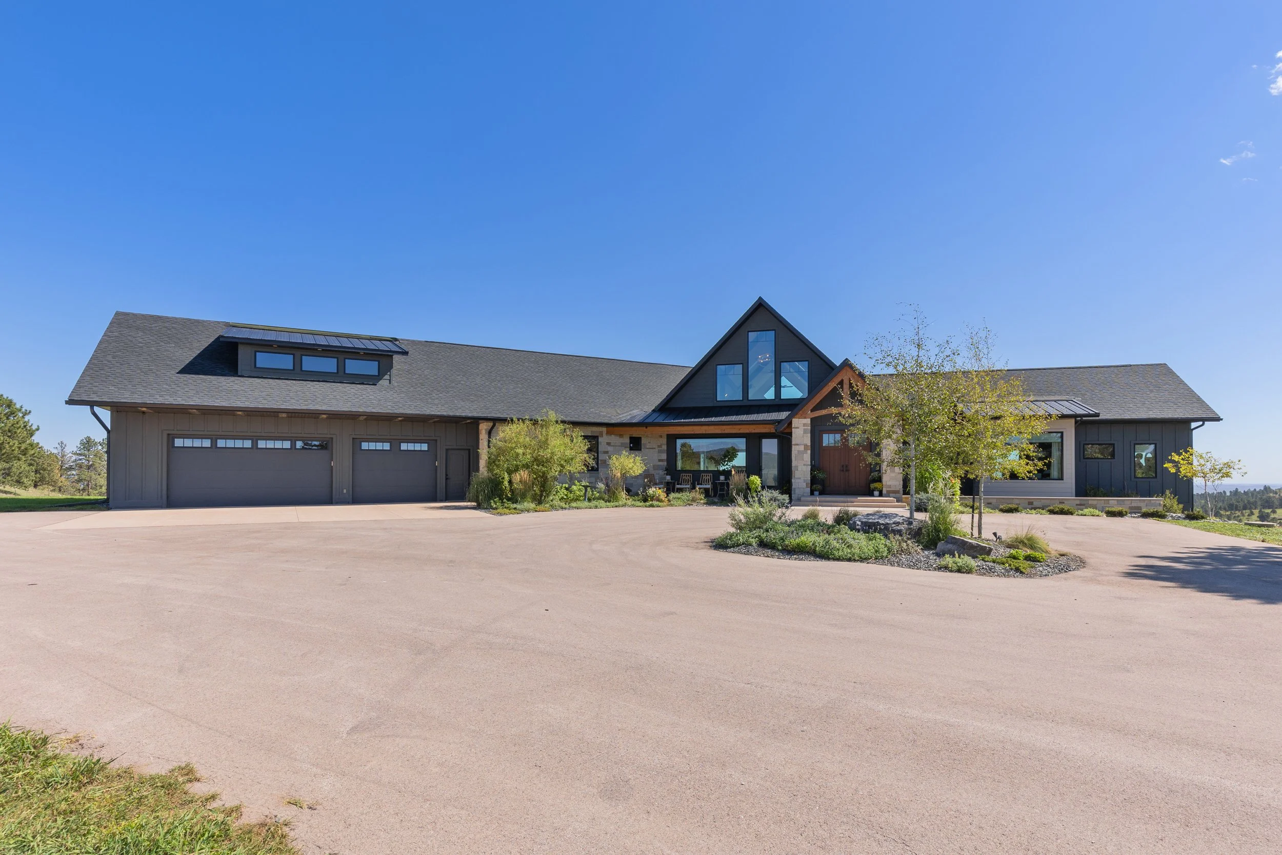 23798CoyoteFlatsRdext05.jpg