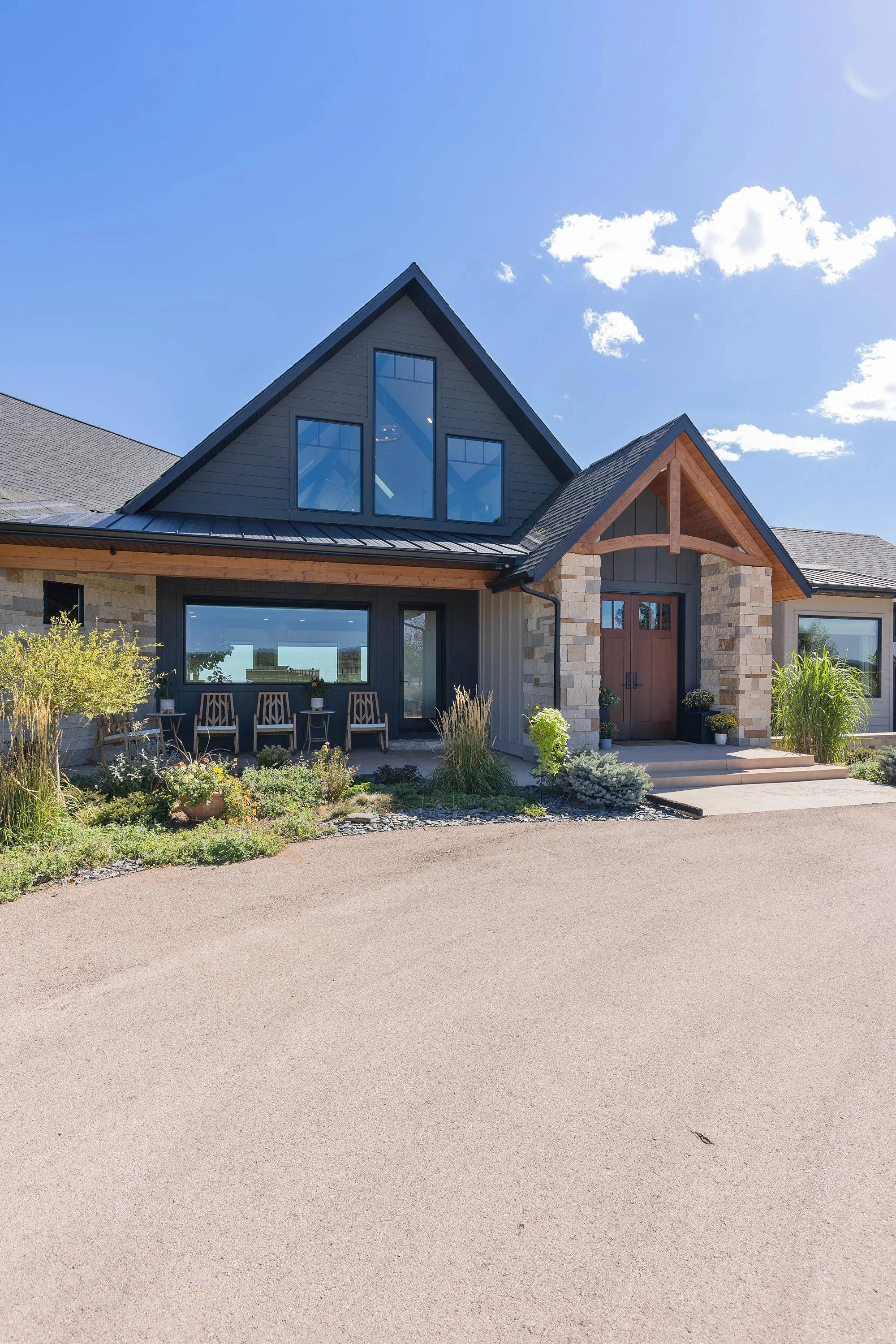 23798CoyoteFlatsRdext11.jpg