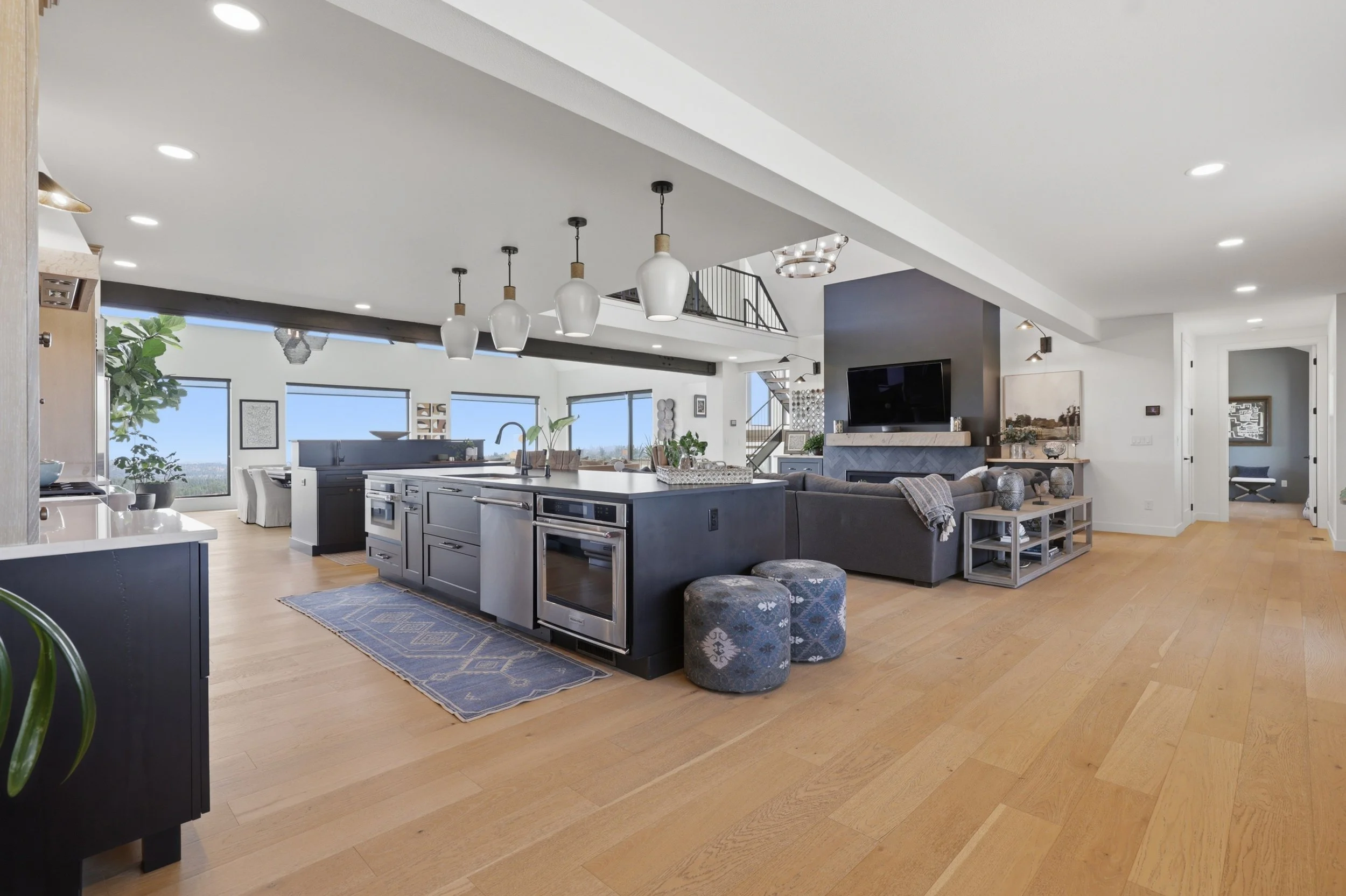 23798CoyoteFlatsRdint05.jpg
