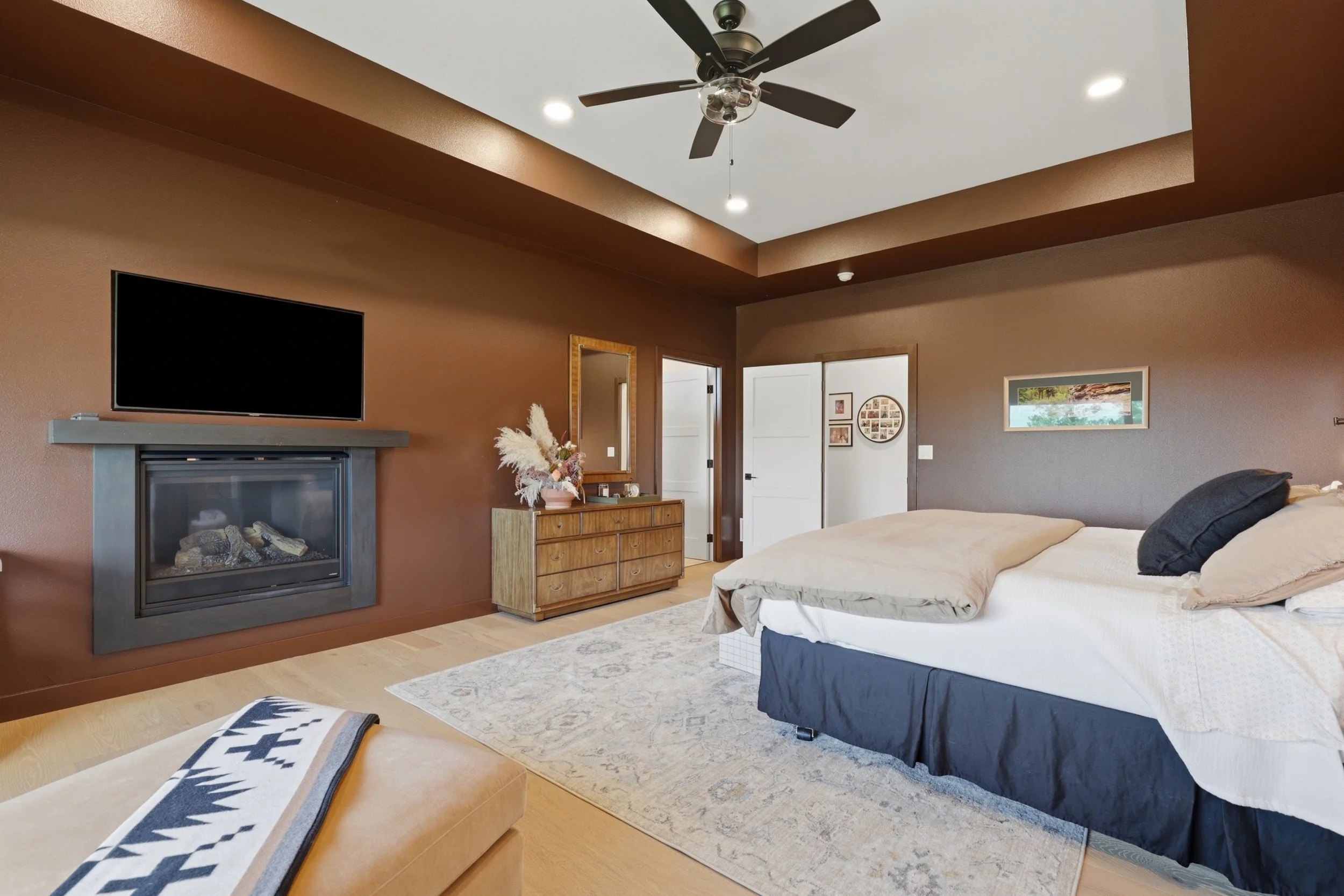 23798CoyoteFlatsRdint40.jpg