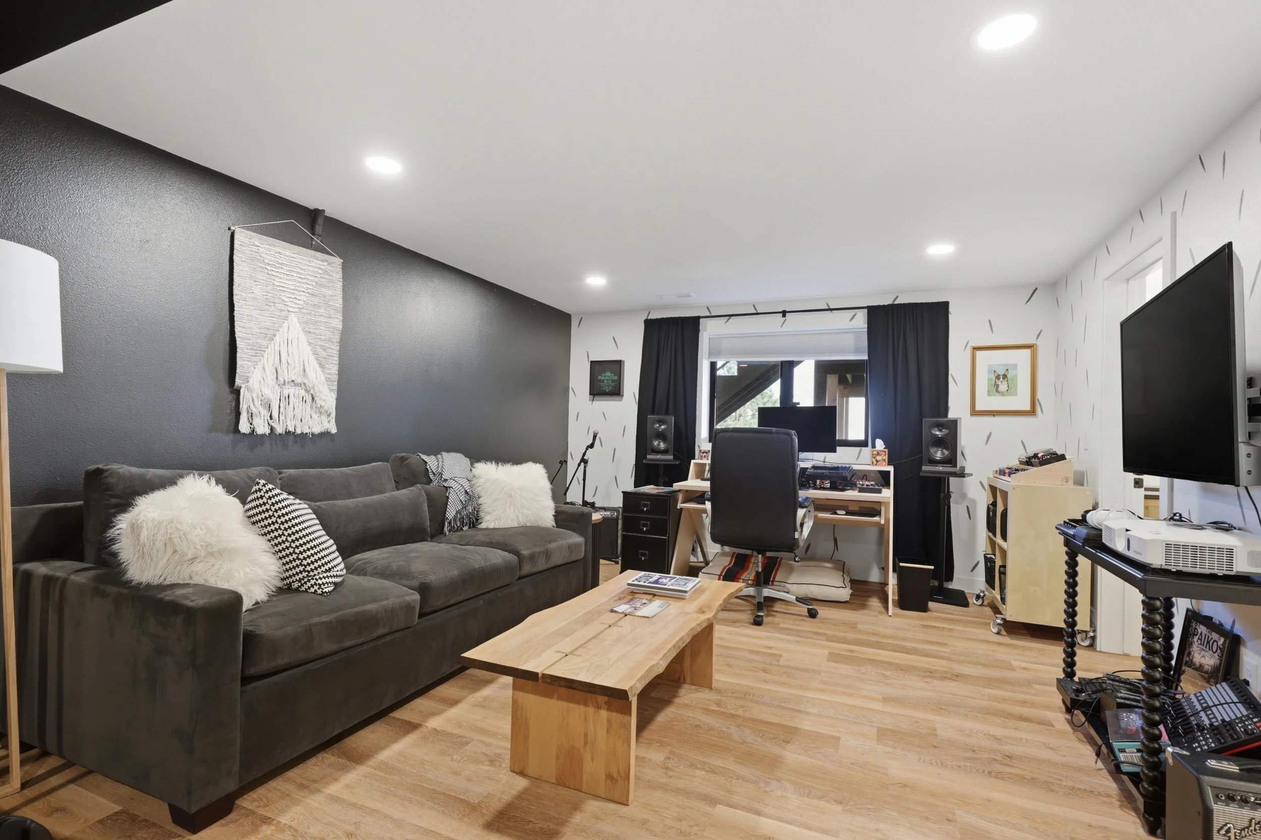 23798CoyoteFlatsRdint64.jpg