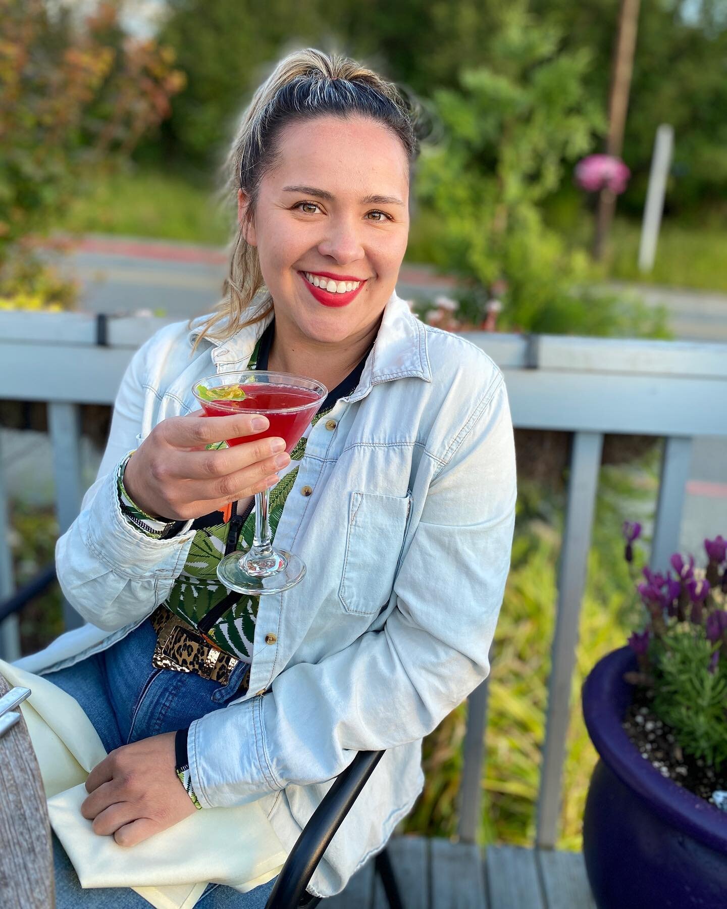 POV: you&rsquo;re enjoying Summer sunset cocktails on the cove and your lip color happens to match the seasonal shrub! 🍓 #simplygoodfood #coupevillewa #oystercatcherwhidbey #wishyouwerenorthwest