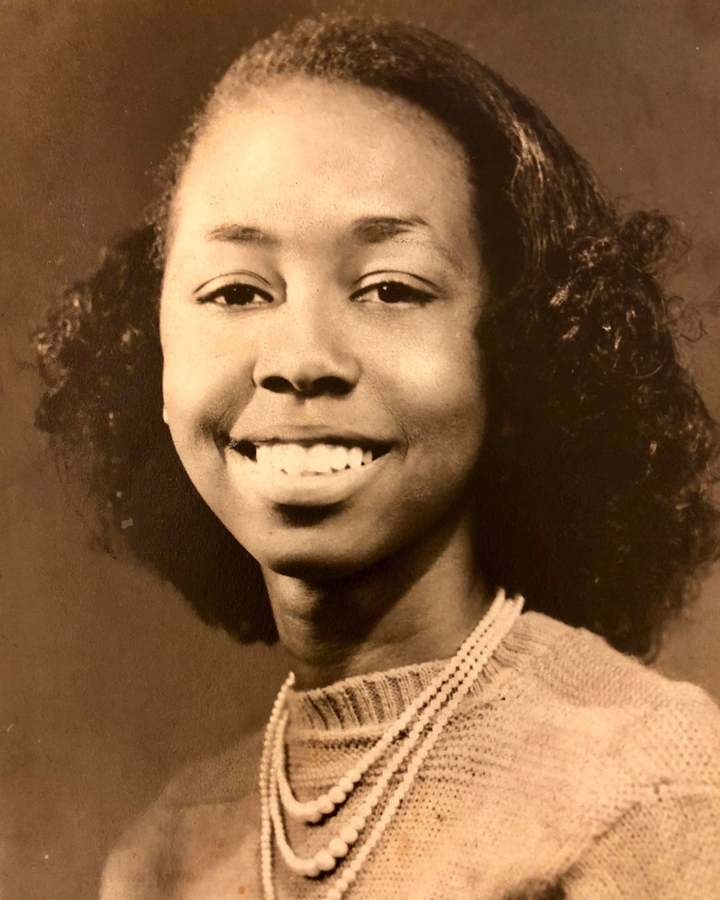 My Momma - HS Senior (Weems Jacksonville Photography Studio)
