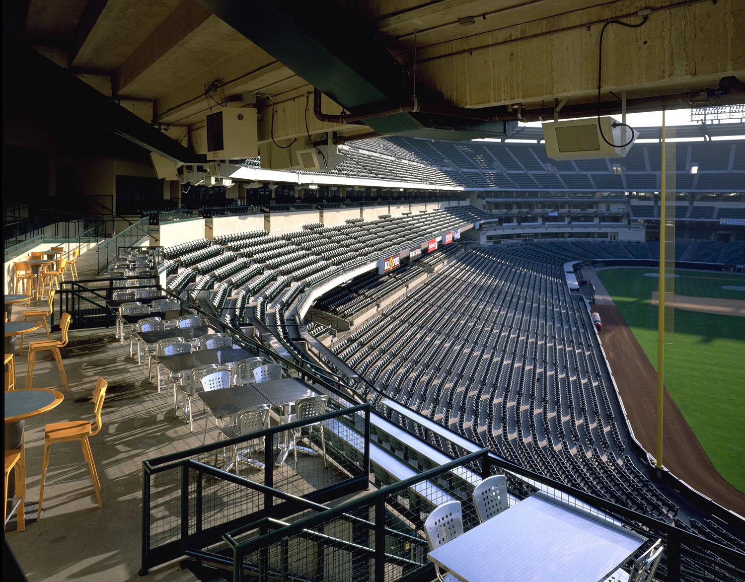 M-018-Angels Sgadium_IMG0003.jpg