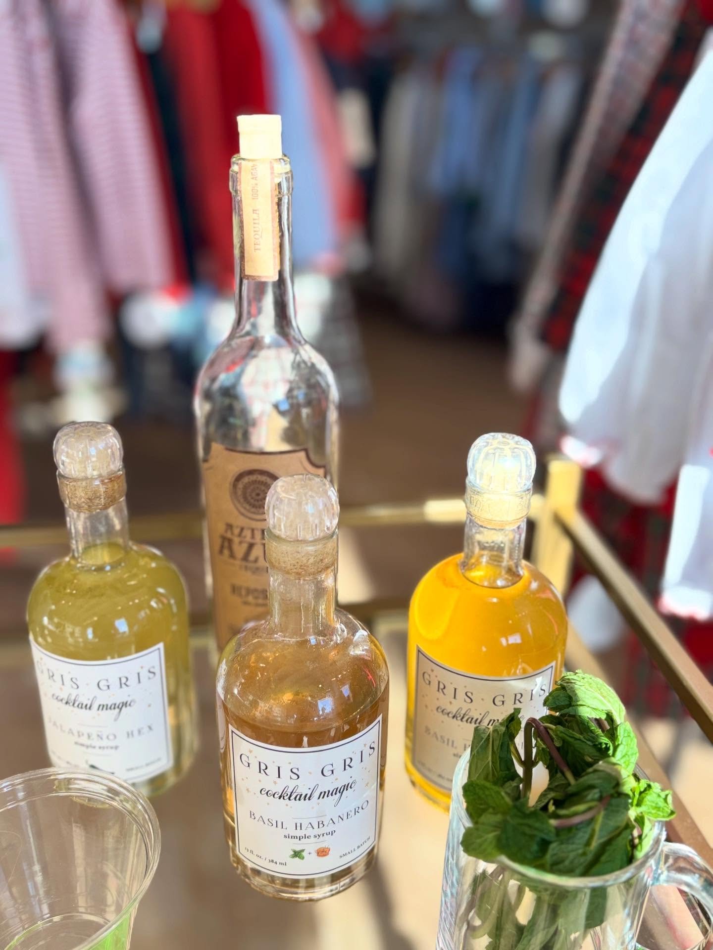 We had such a delightful holiday sip &amp; shop featuring @grisgriscocktailmagic &mdash; a female-founded business &mdash; tonight in our store🍹 

We thoroughly enjoyed serving you while you shopped, &amp; loved seeing bottles of @grisgriscocktailma
