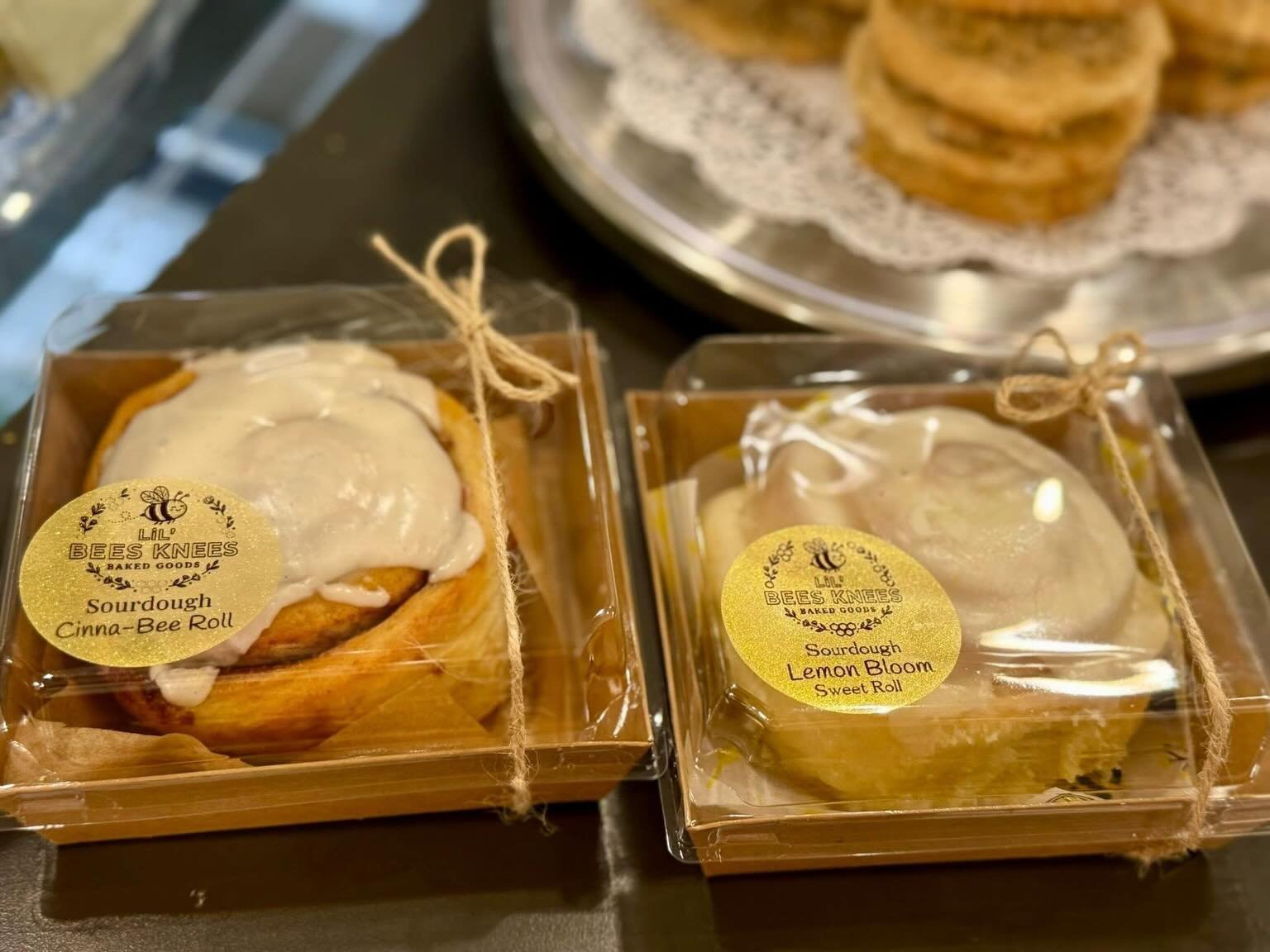 Craving some breakfast items during your work day or while dropping the little ones off to camp? Look no further then @lil_beesknees &mdash; a female-founded business &mdash; &amp; their fresh Cinnamon Rolls, Bagels, &amp; more! Fresh from our Artisa
