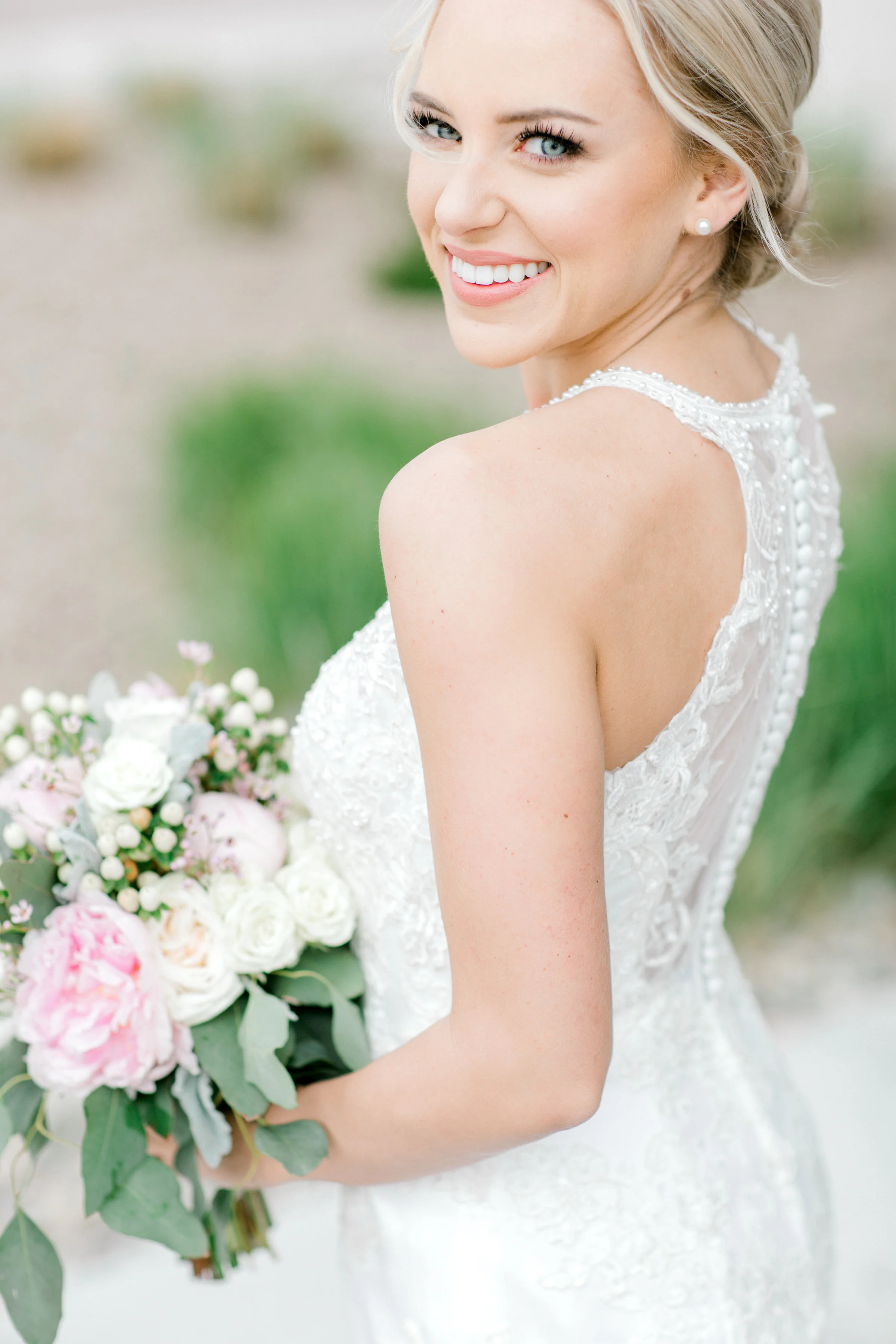 MichelewithoneLPhotography_ColoradoSpringsWeddingPhotographer_TillKitchenWedding-299.jpg