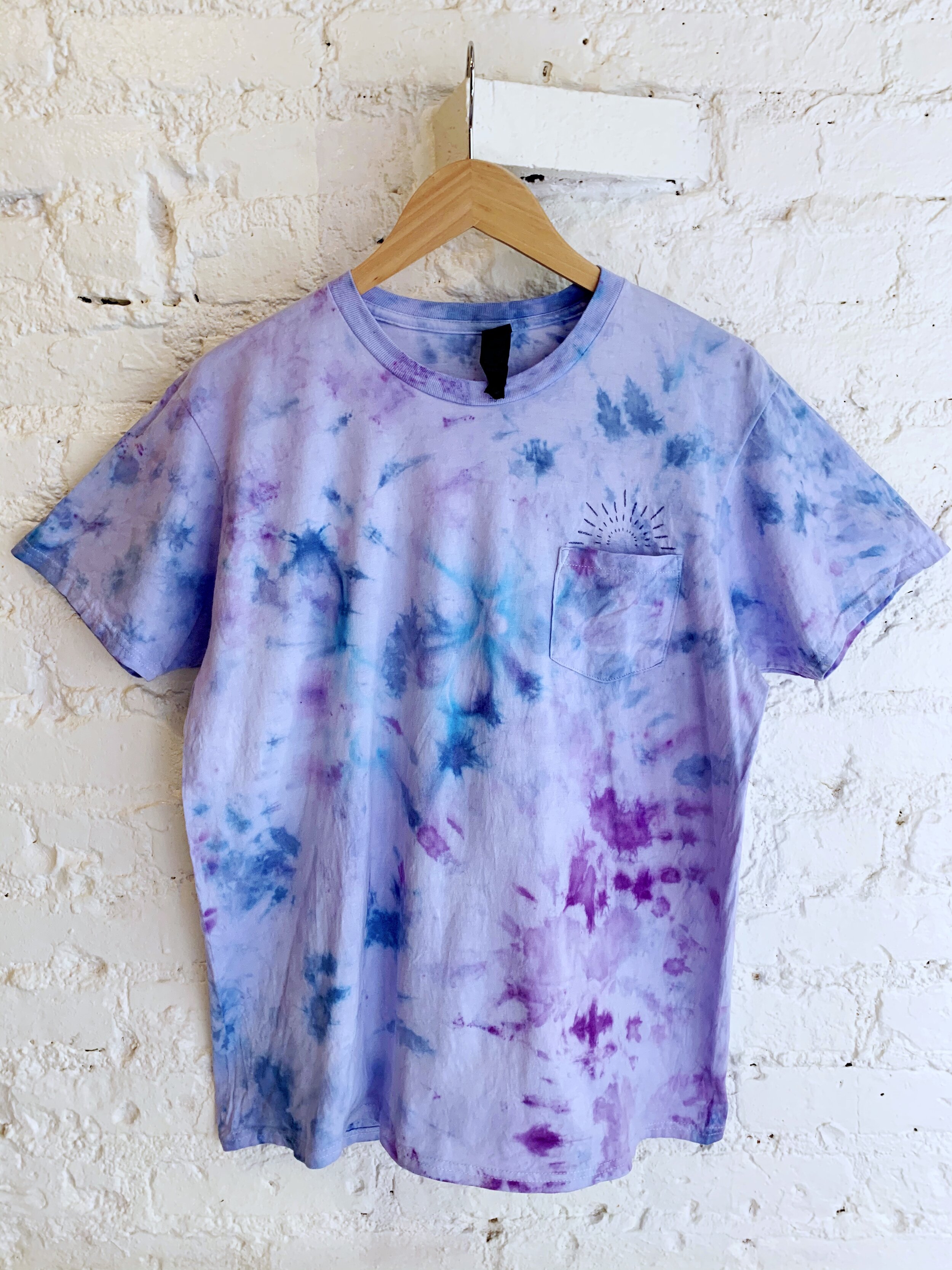 embroidered watercolor crewneck tee in Dusk