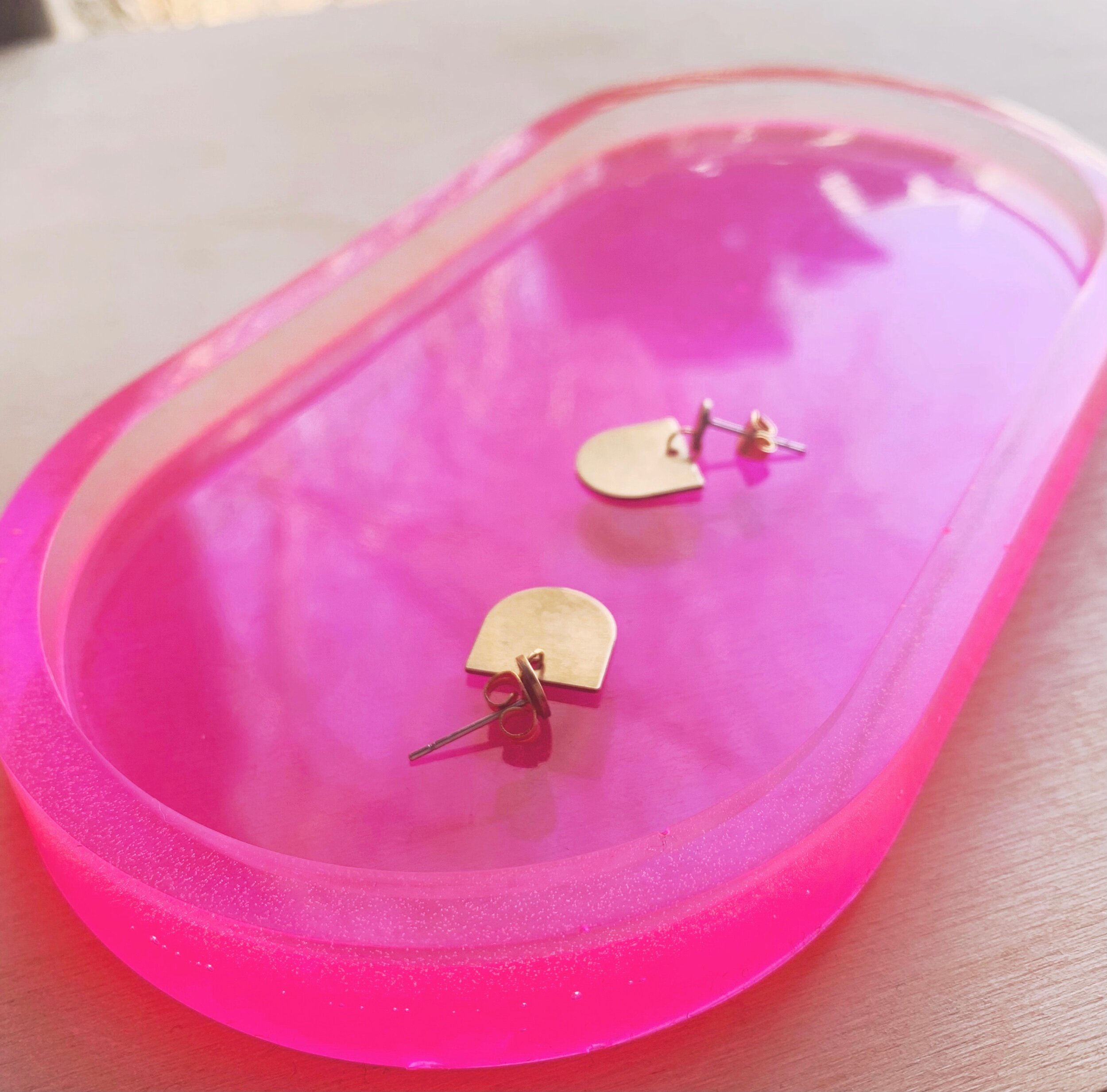 A6DF289D-28F9-490D-ABF4-9C27AE28A153