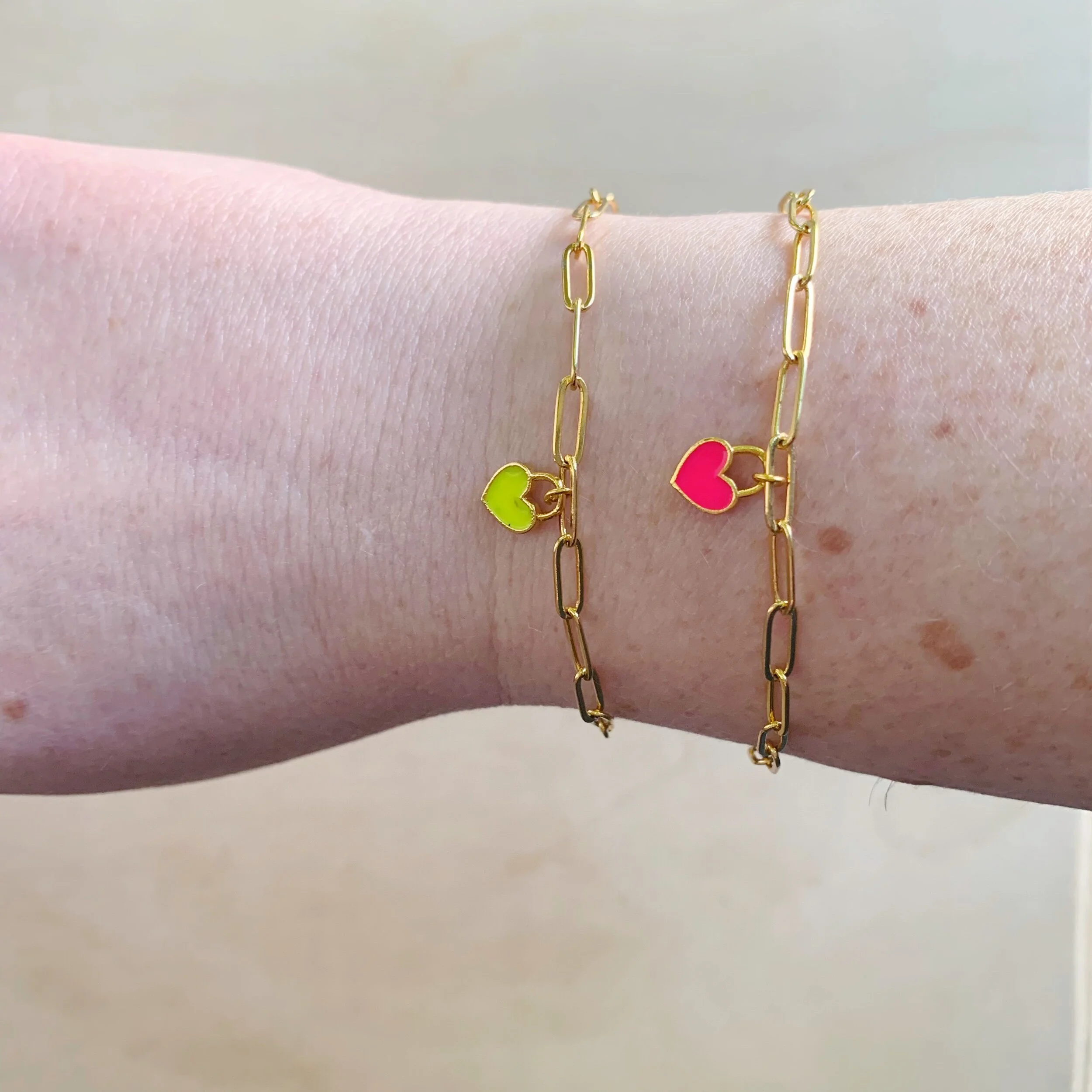 1E4B4026-9A7C-4B0D-AEFA-543D67BFF8DC