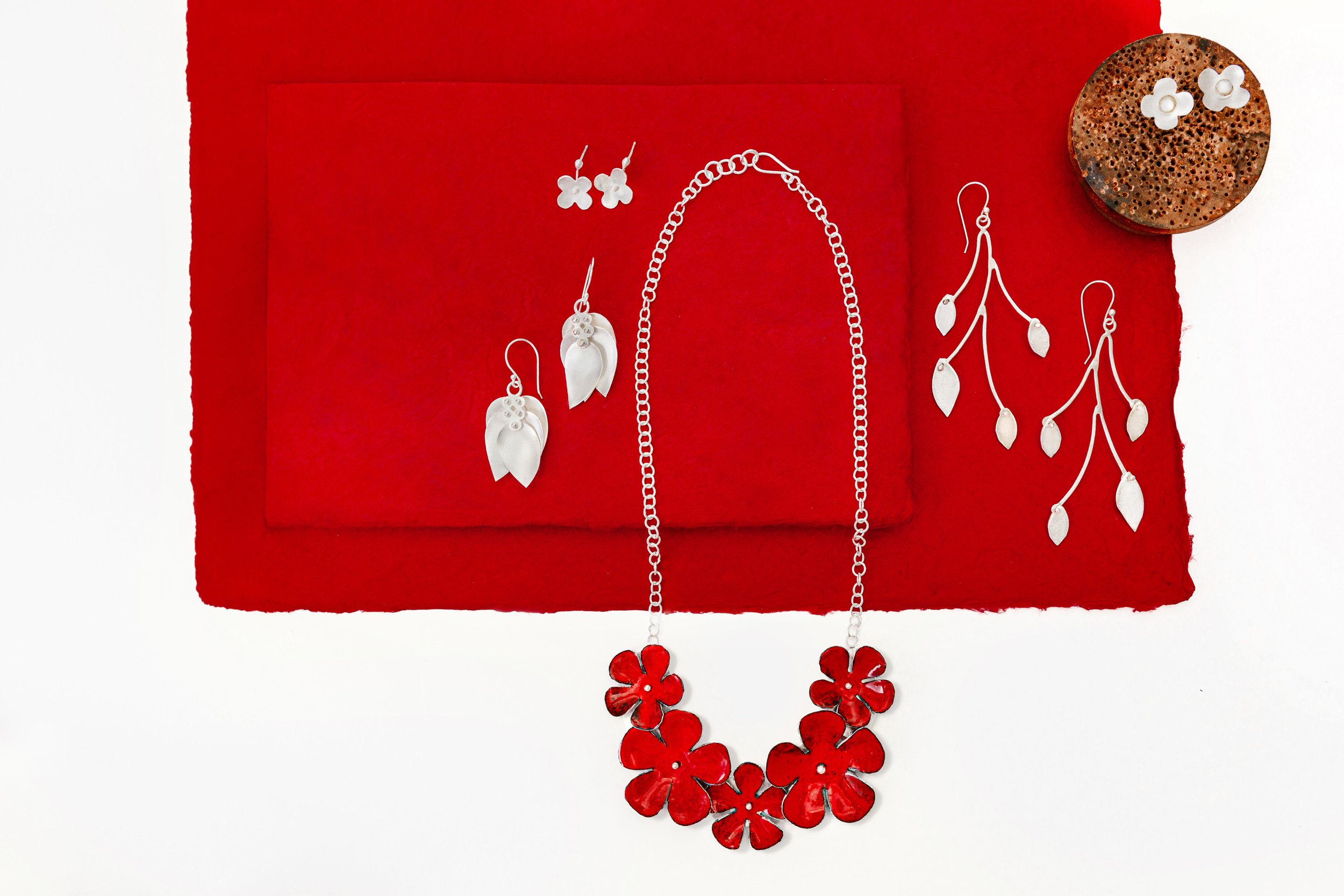 redand silver flower necklace2.jpg