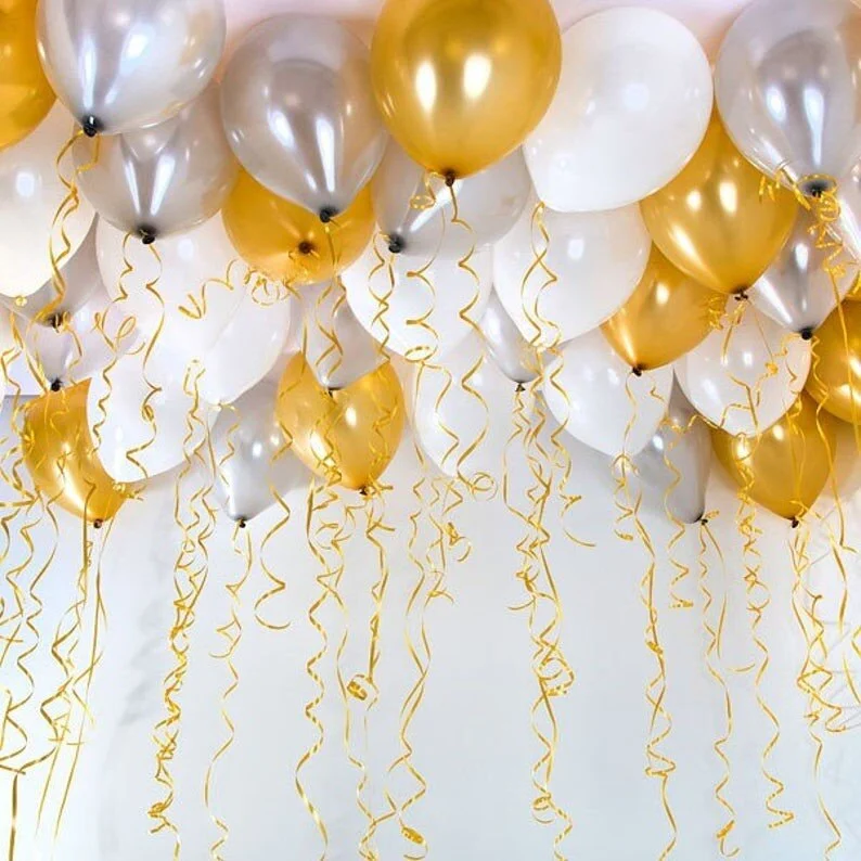 ceiling ballons gold.jpg