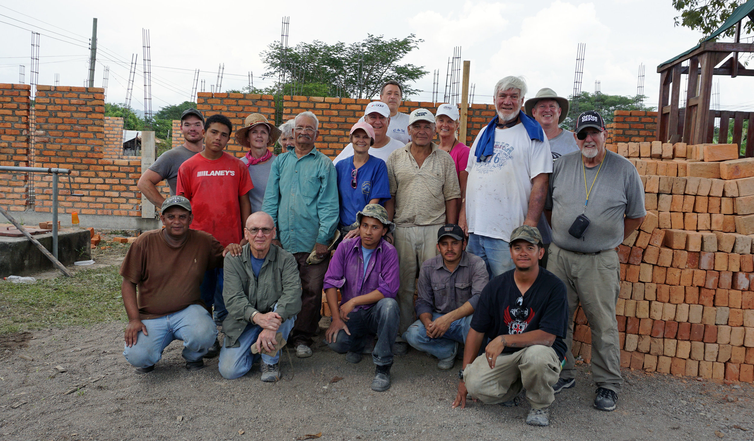 Honduras, Work Crew For Parsonage(mission pic 14).JPG