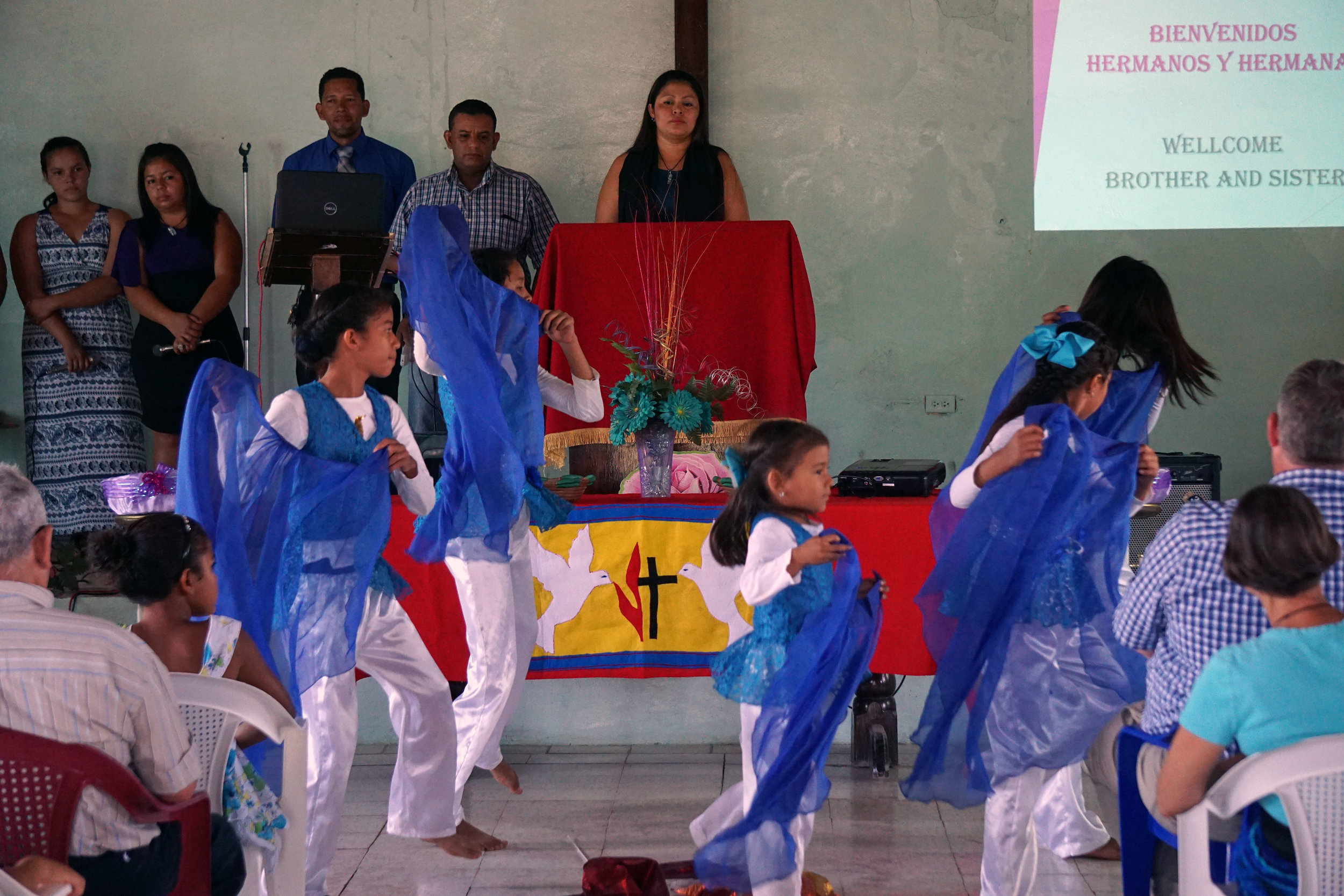Honduras, Worship (mission pic 12).JPG