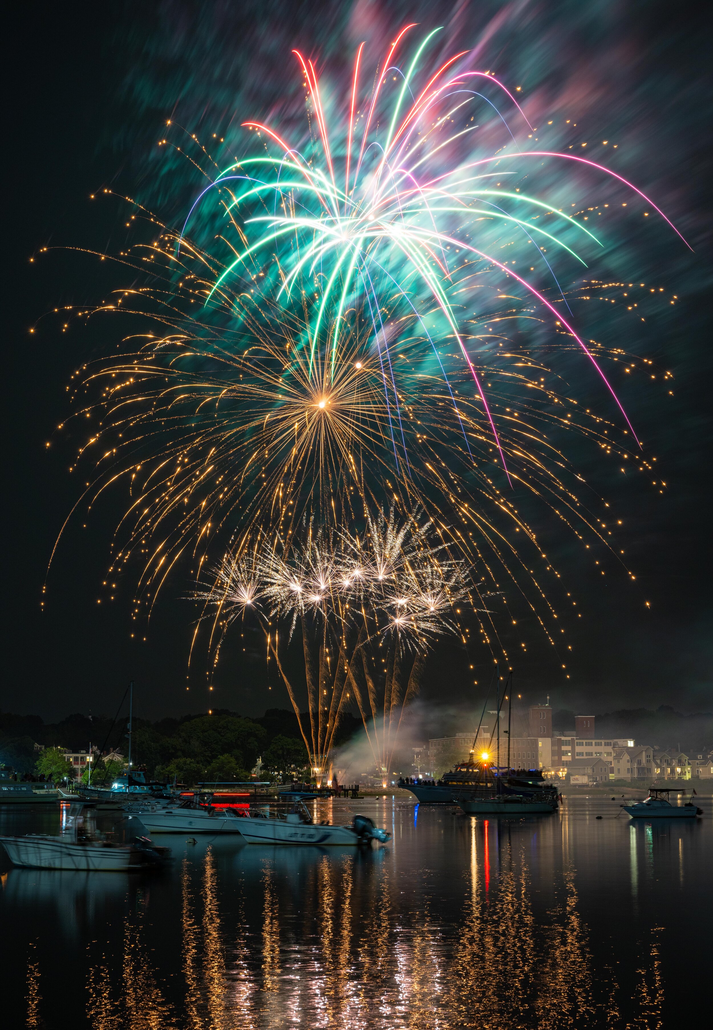 Fireworks light up the sky over Newburyport! — 617 IMAGES BOSTON