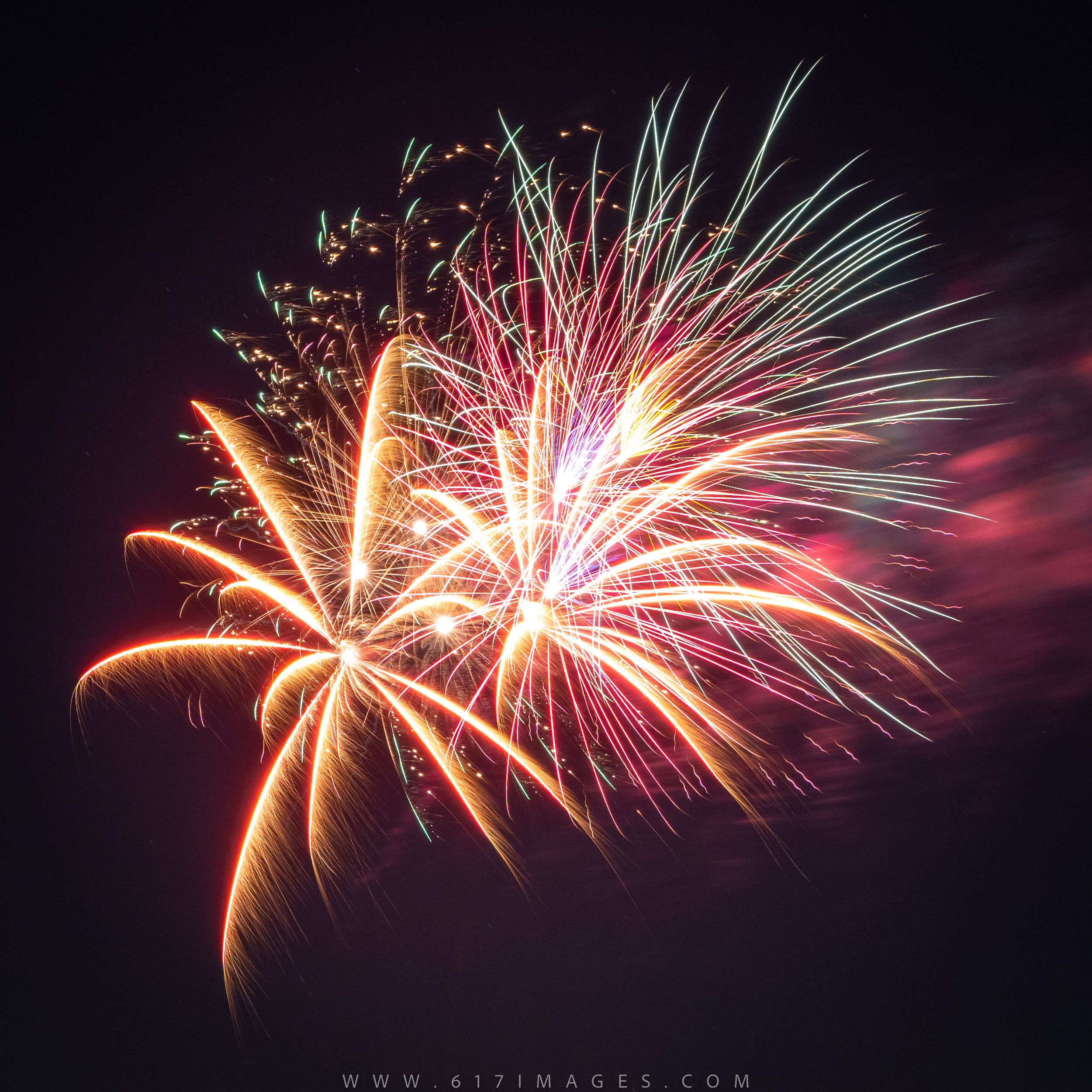 Newburyport Yankee Fireworks ignite the sky! — 617 IMAGES BOSTON