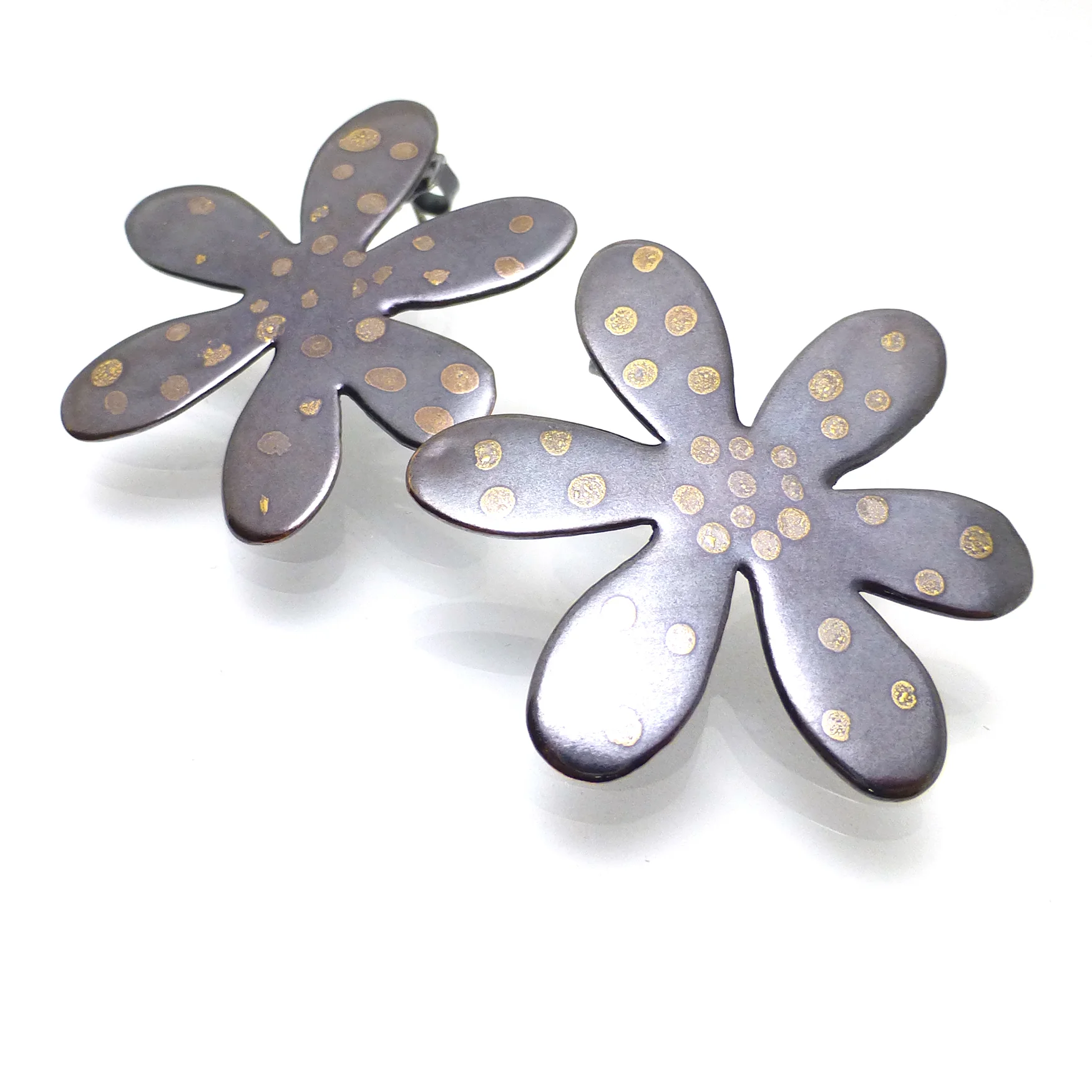 Flower Earrings with 22kt gold dots