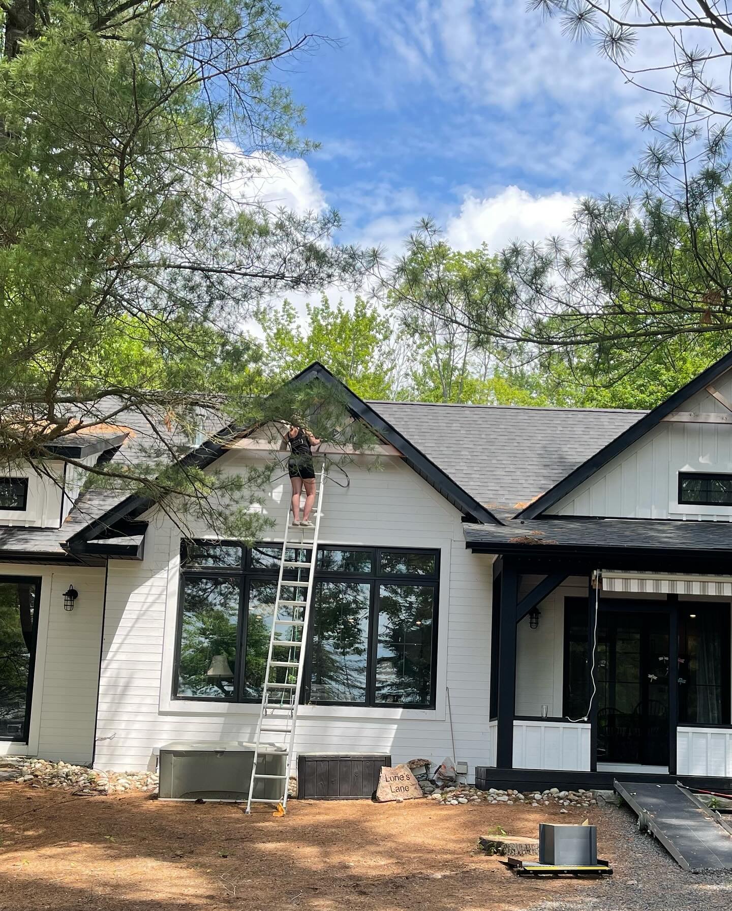 🌟 Our June Projects Spotlight! 🌟

We&rsquo;ve had a fantastic month bringing life and style to homes around Muskoka! From fresh coats of paint to meticulous cleaning of all kinds, here&rsquo;s a glimpse into what we&rsquo;ve been up to: